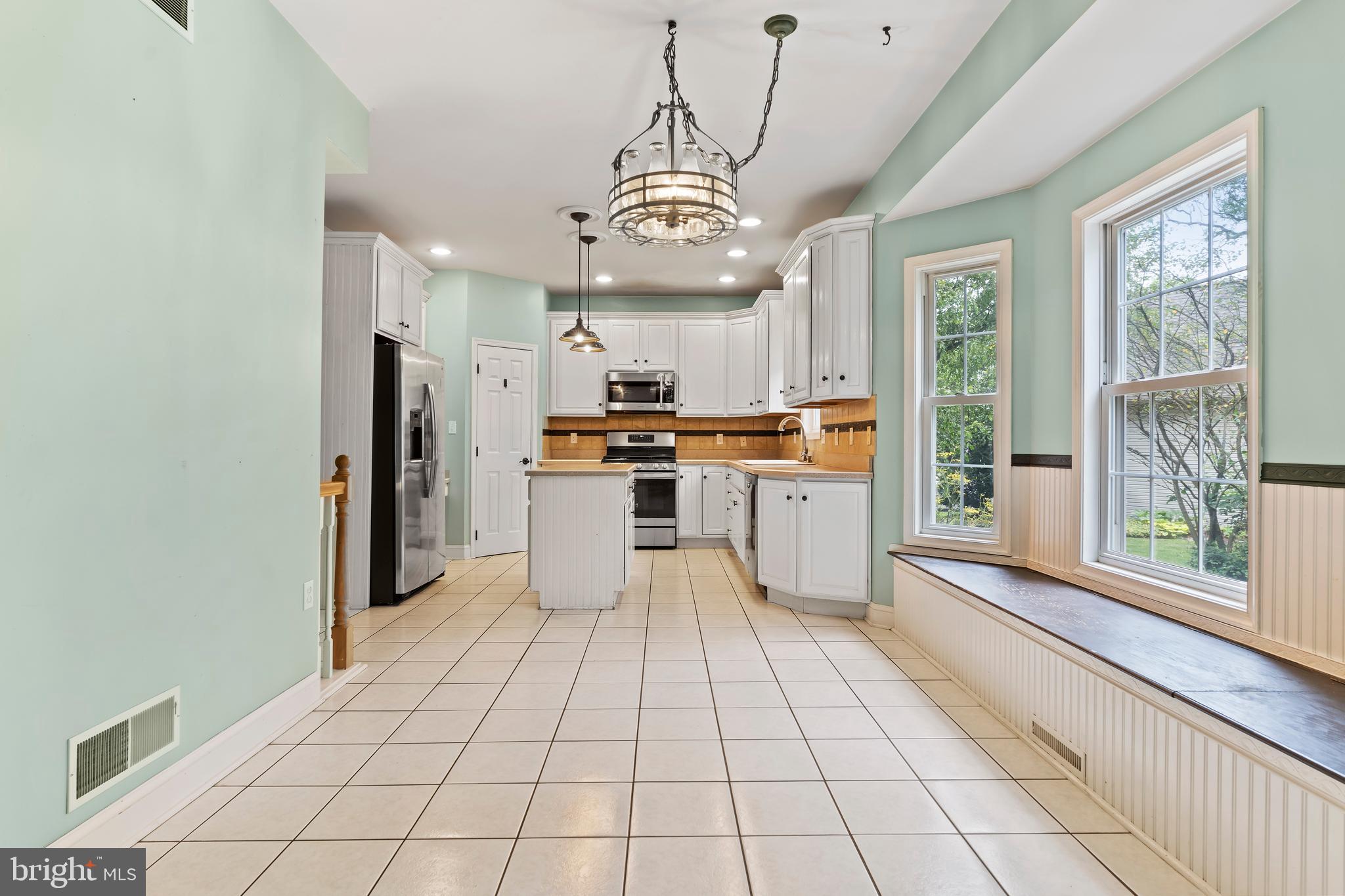 WESTBURY - Residential