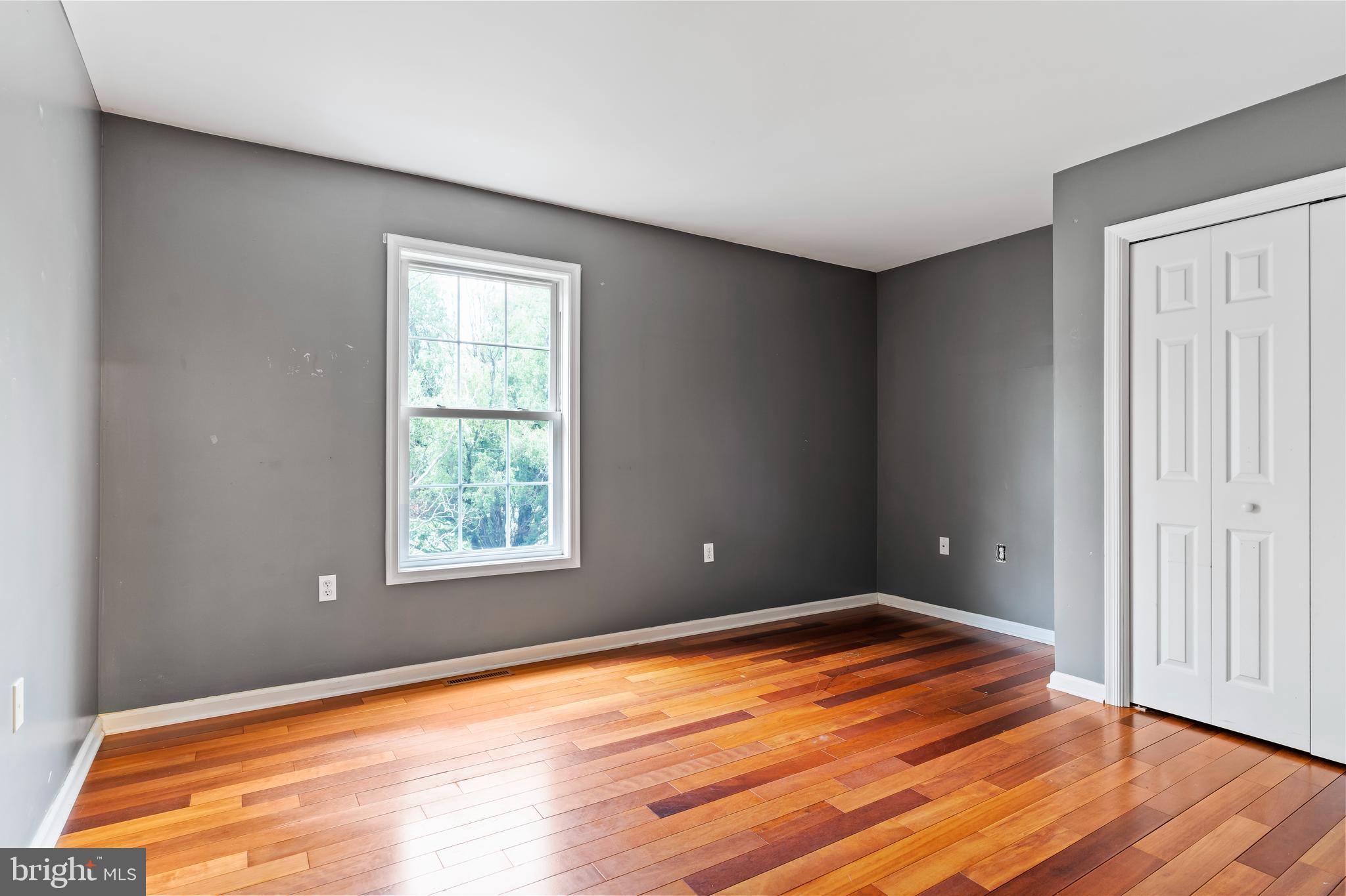 WESTBURY - Residential