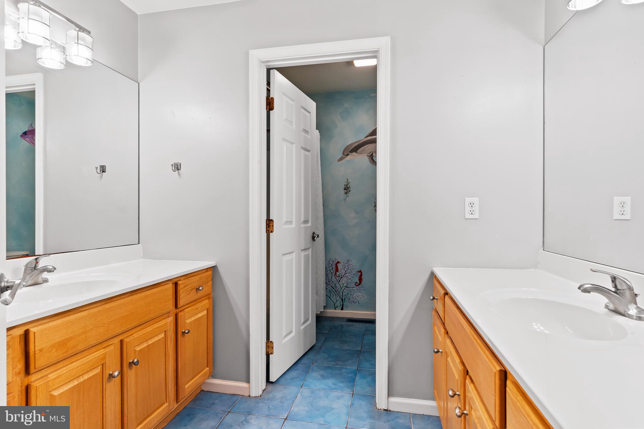 WESTBURY - Residential