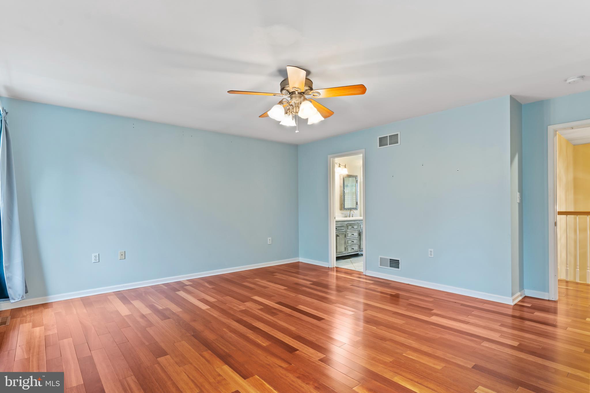 WESTBURY - Residential