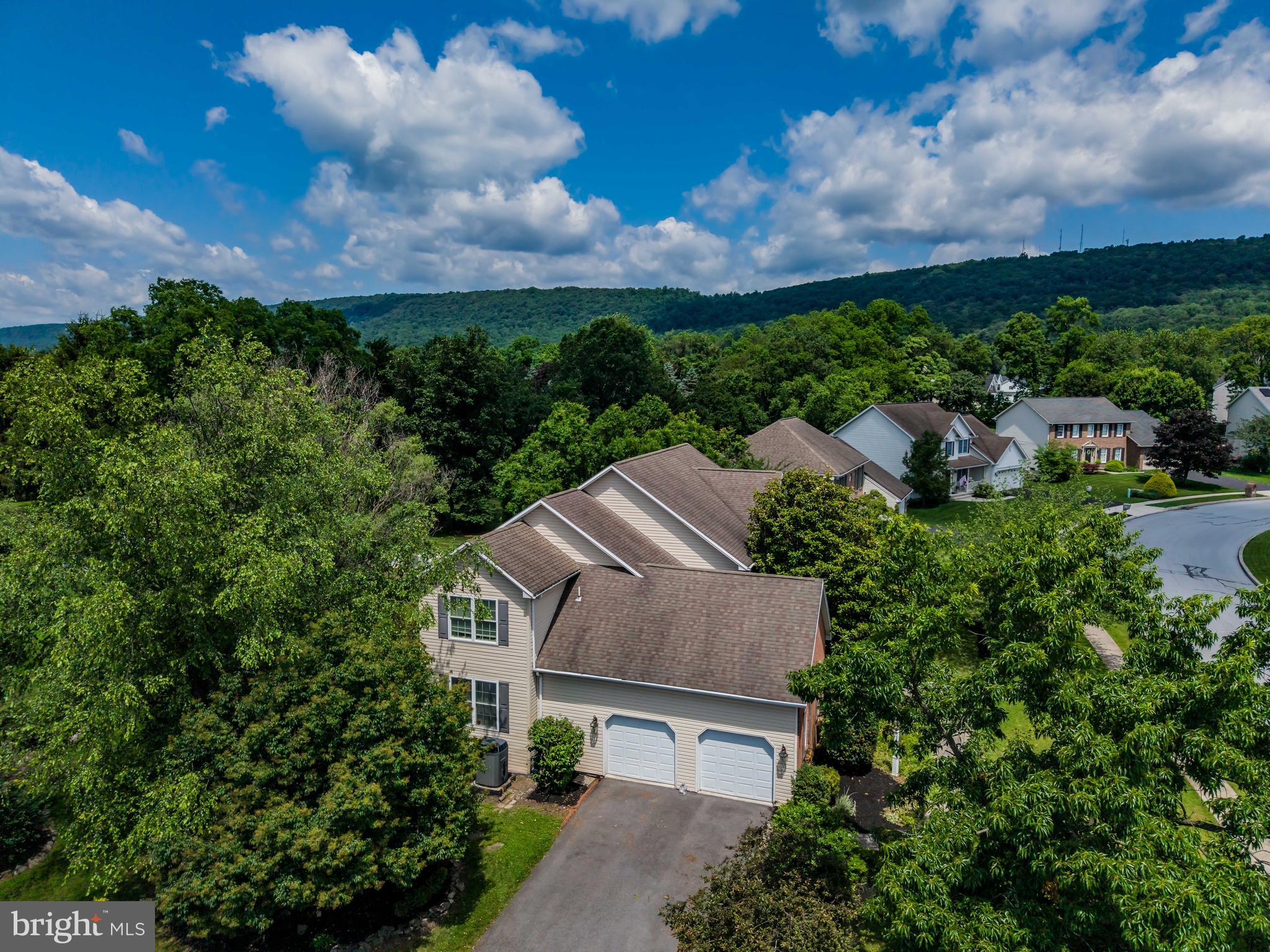 WESTBURY - Residential