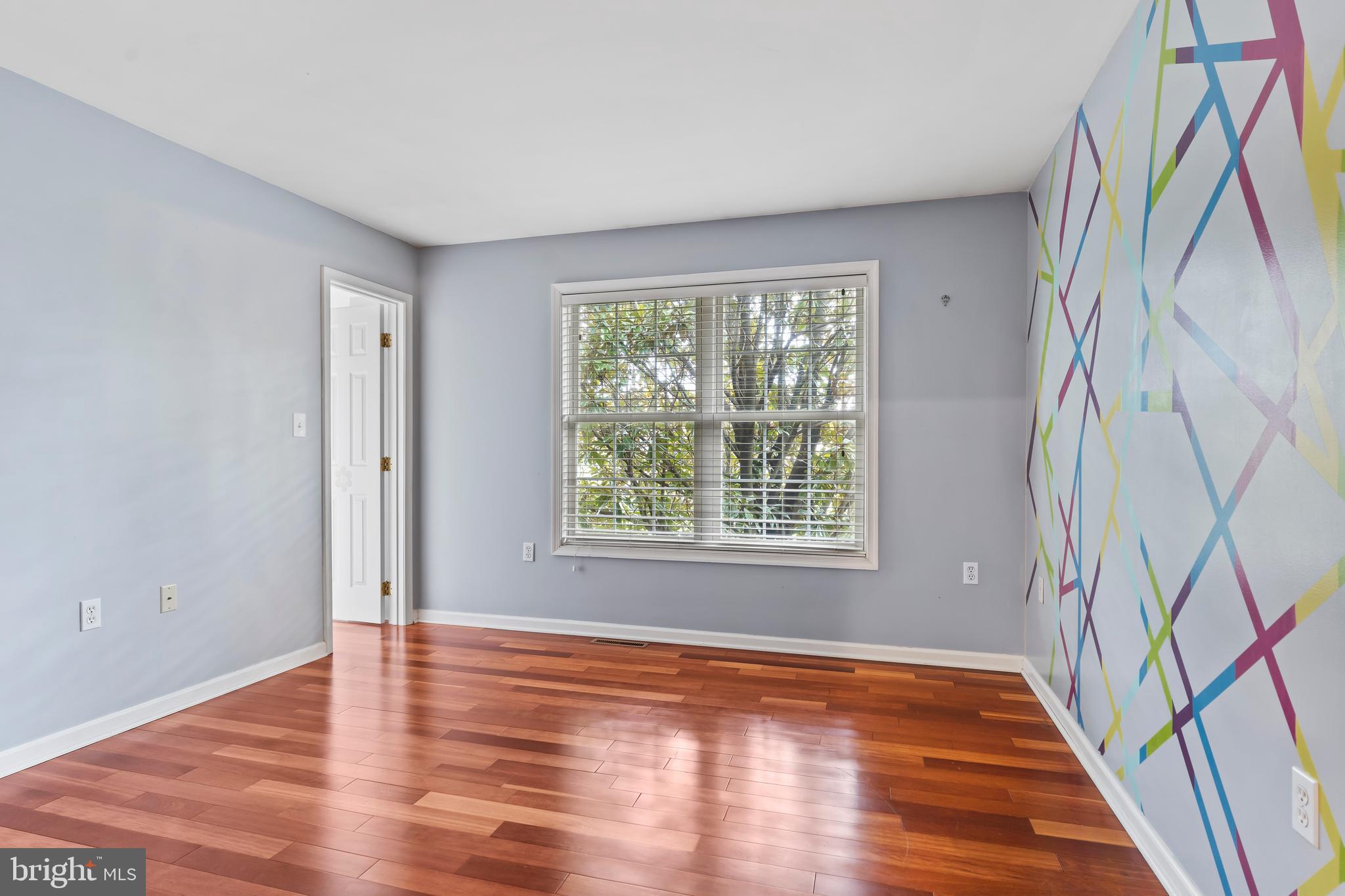 WESTBURY - Residential