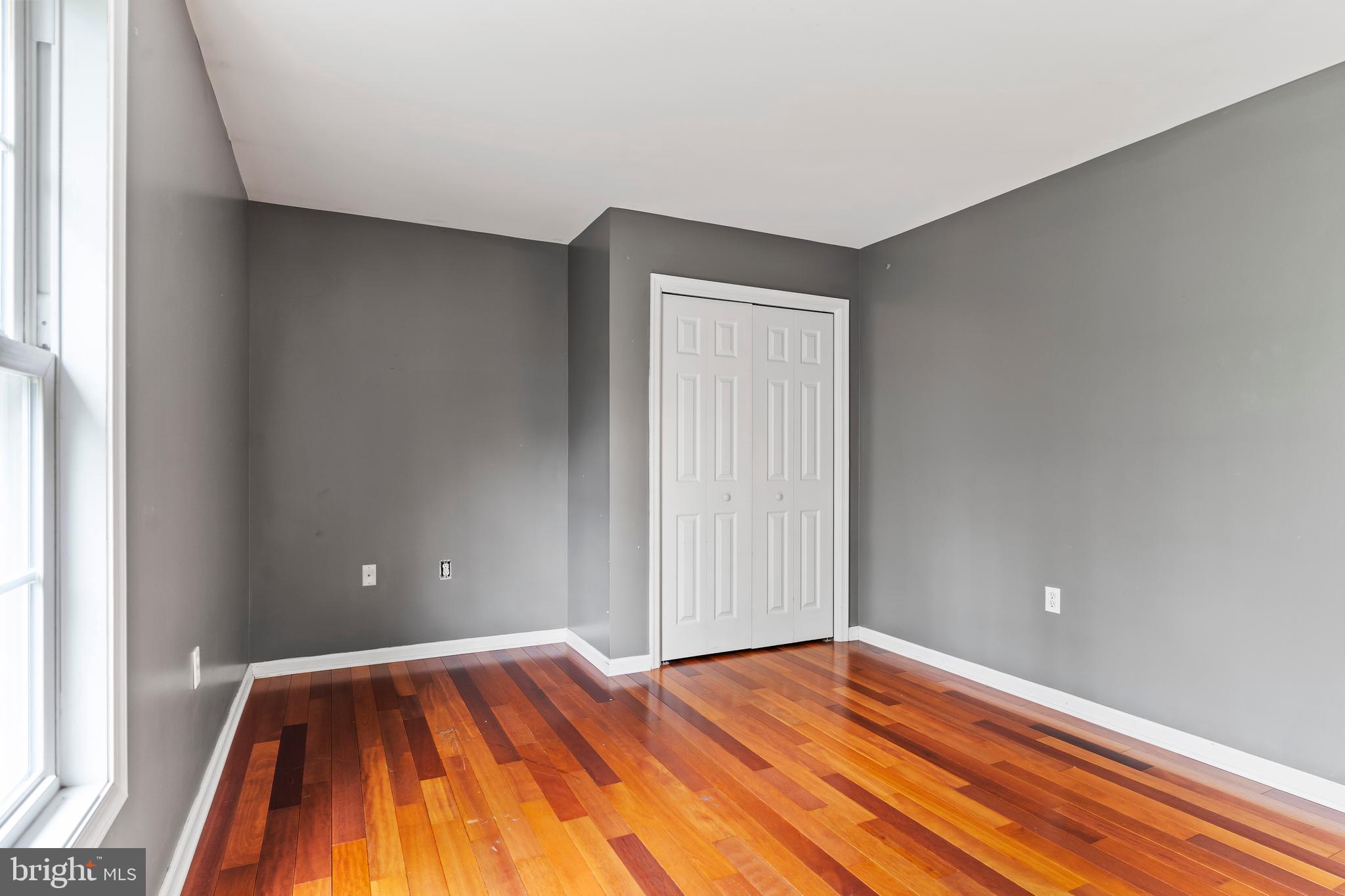 WESTBURY - Residential