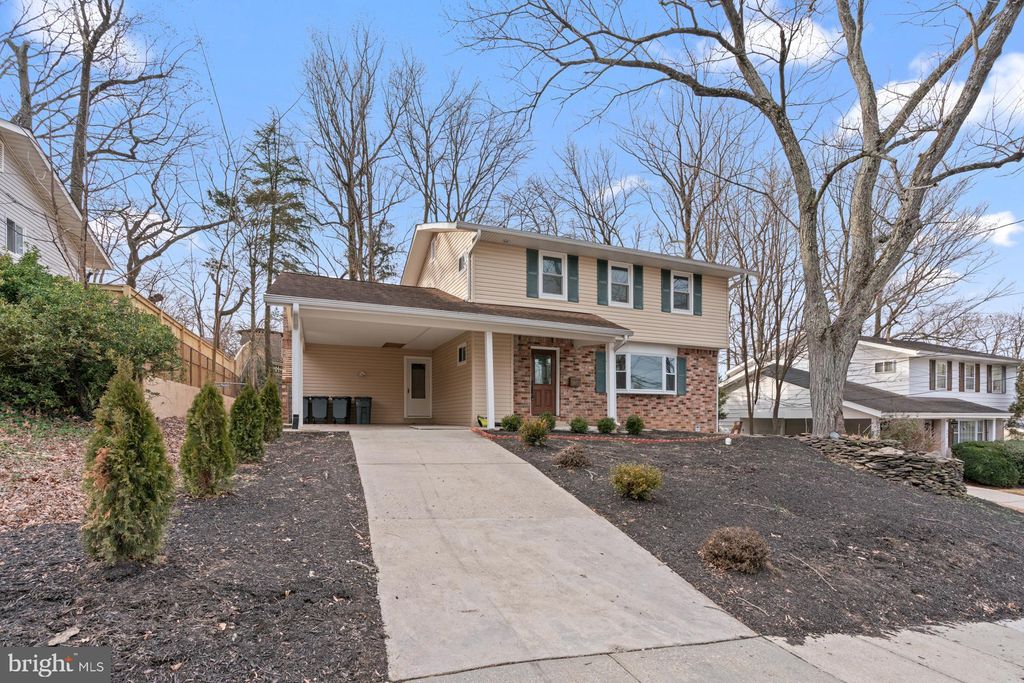 Photo of 210 Lastner Lane, GREENBELT, MD 20770 (MLS # MDPG2190784)