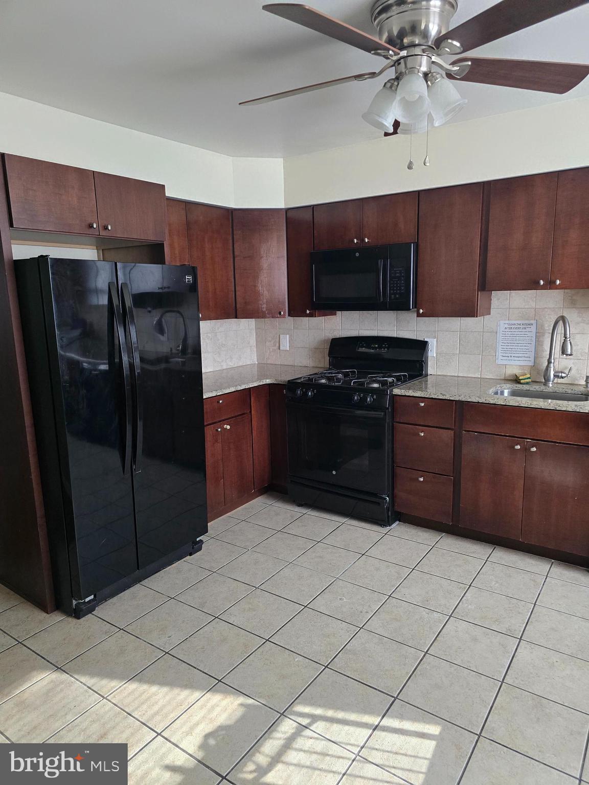 TEMPLE UNIVERSITY - Residential Lease