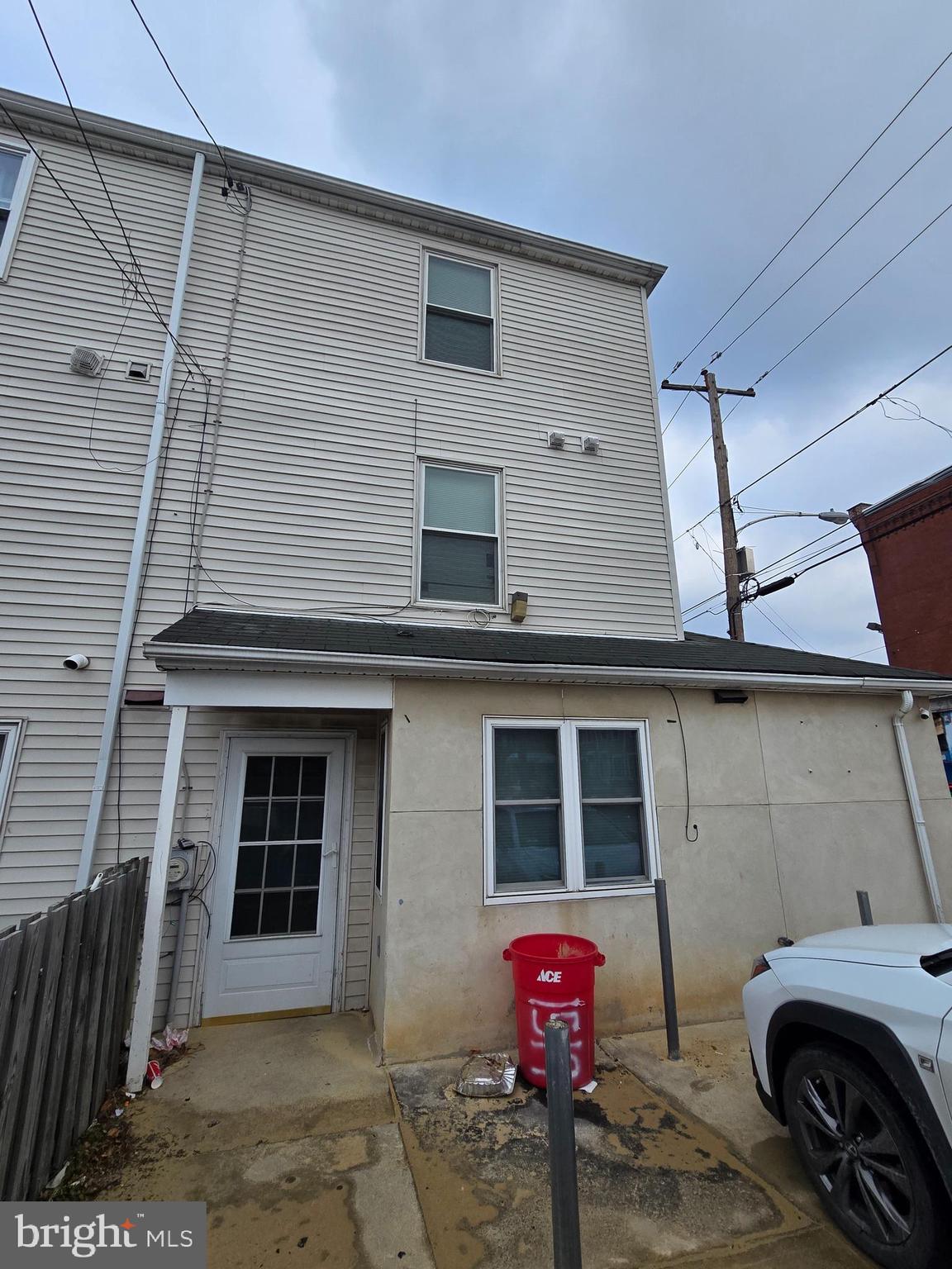 TEMPLE UNIVERSITY - Residential Lease