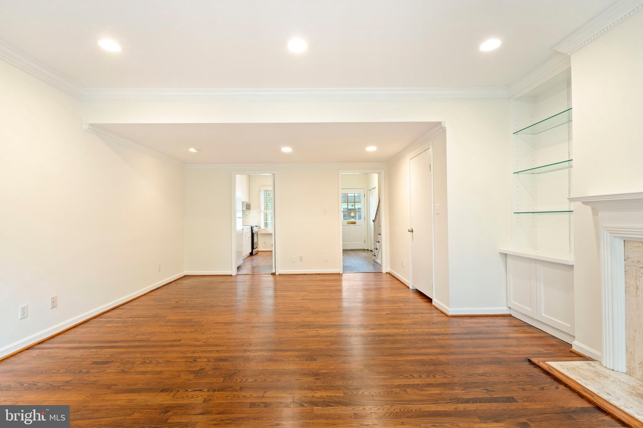 HAMLET PLACE - Residential