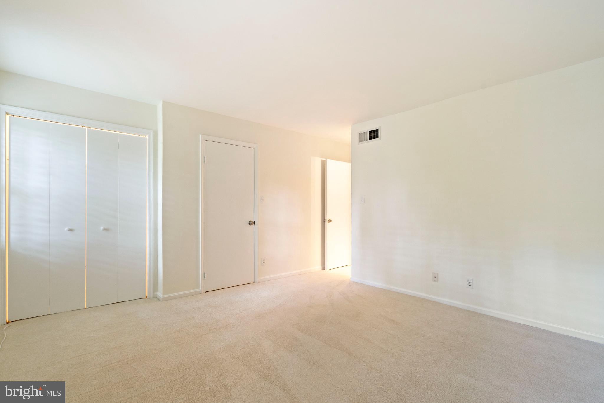 HAMLET PLACE - Residential