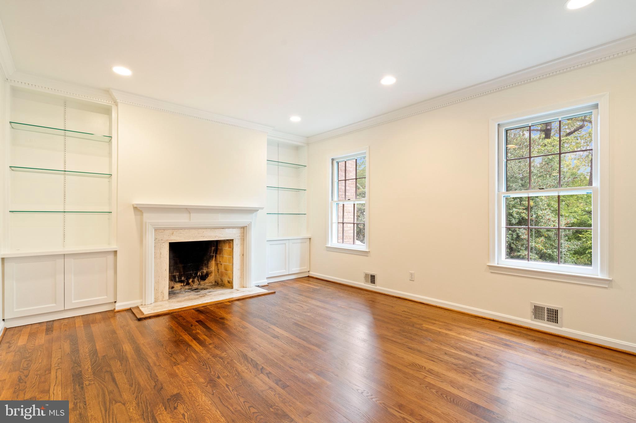 HAMLET PLACE - Residential