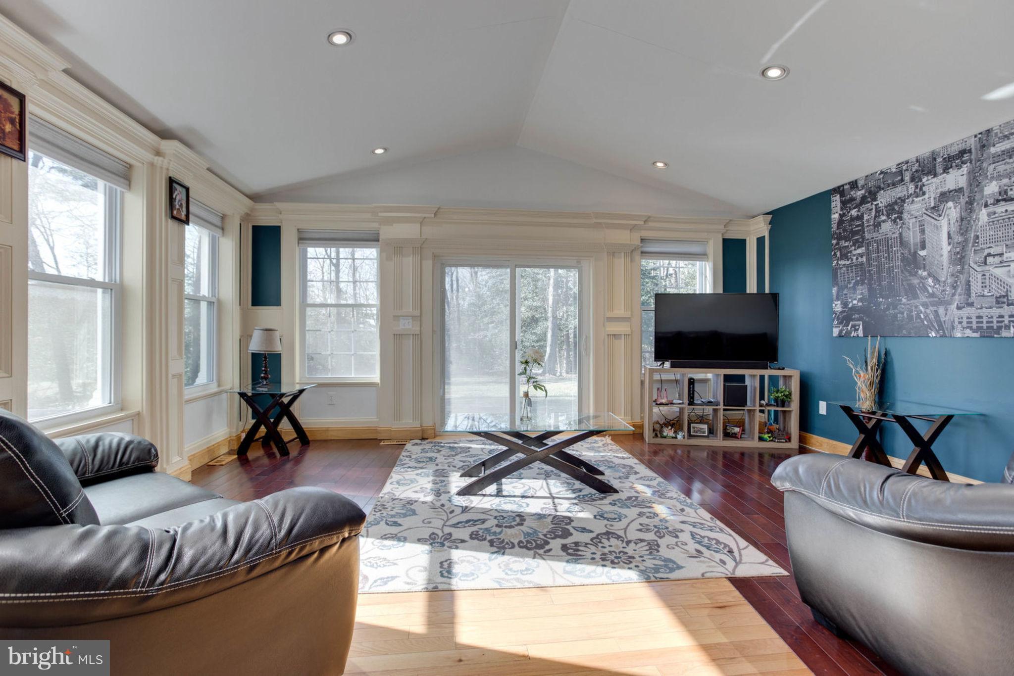 LANHAM ACRES - Residential