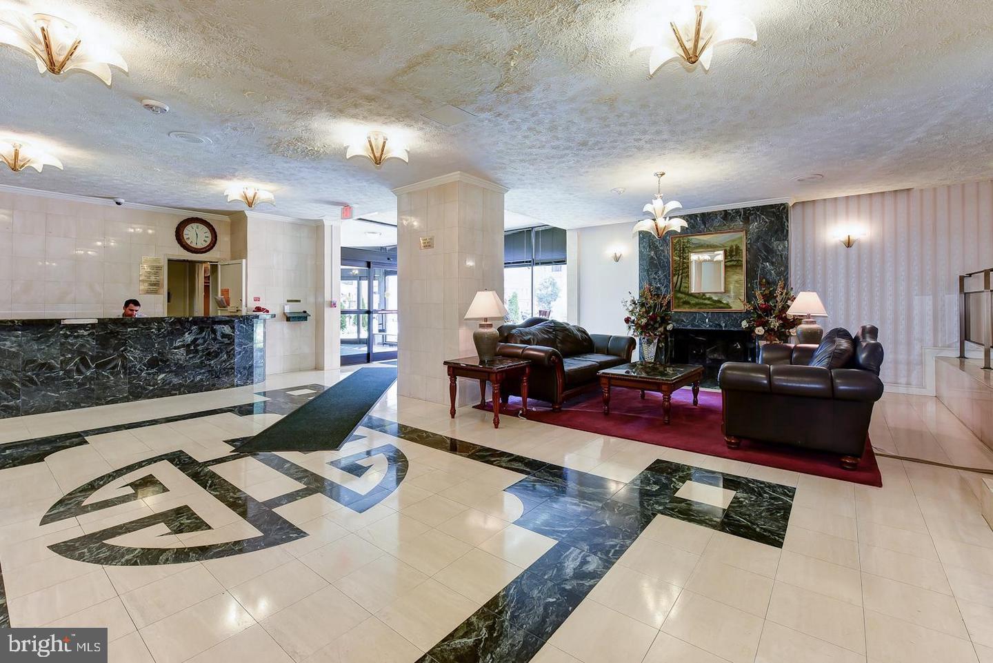 RIVER PLACE - Residential