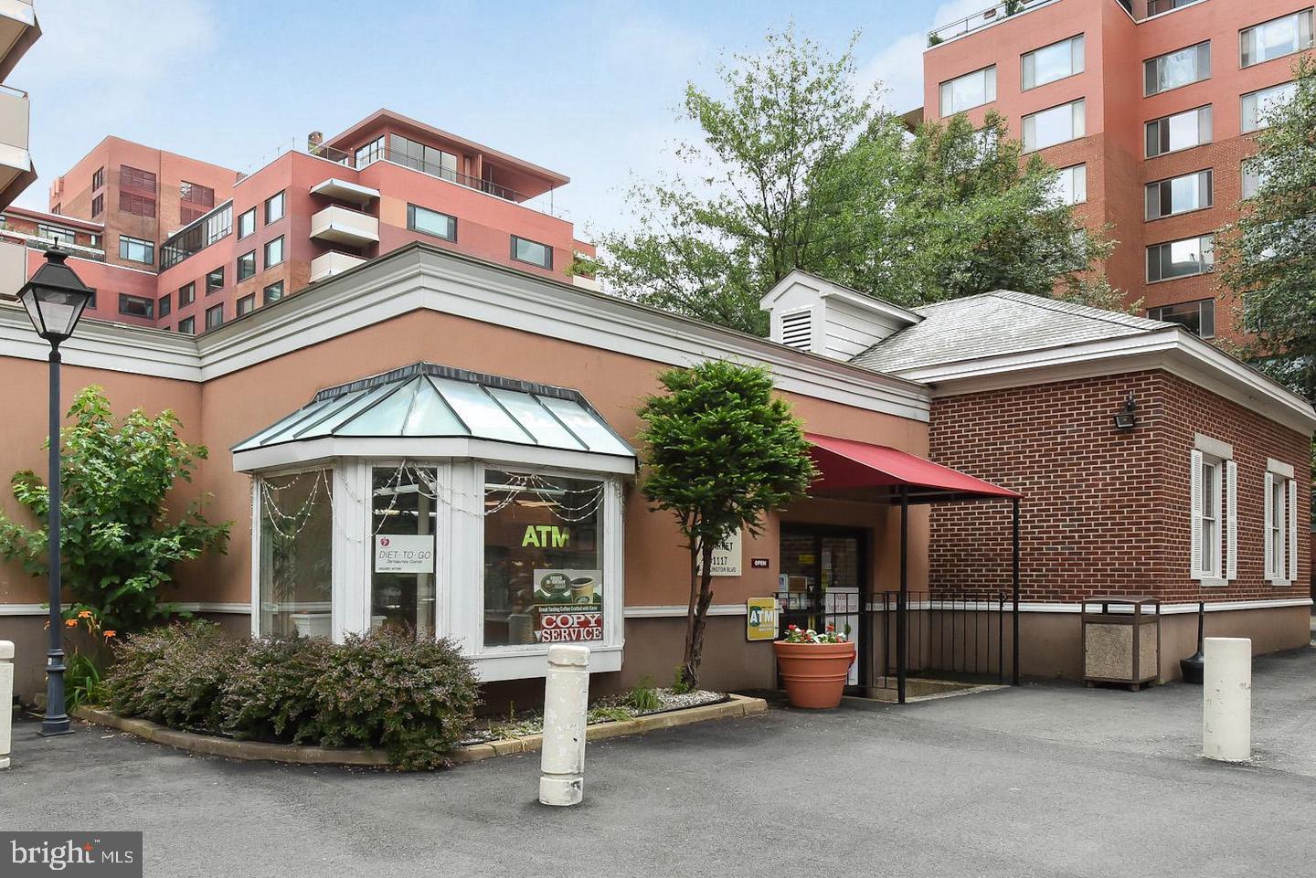 RIVER PLACE - Residential