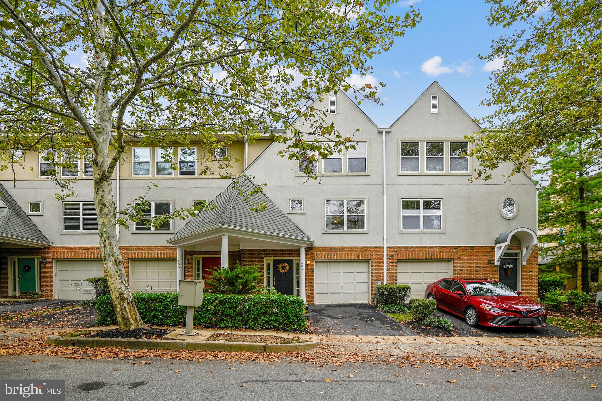 VILLAGES AT HOMELAND - Residential