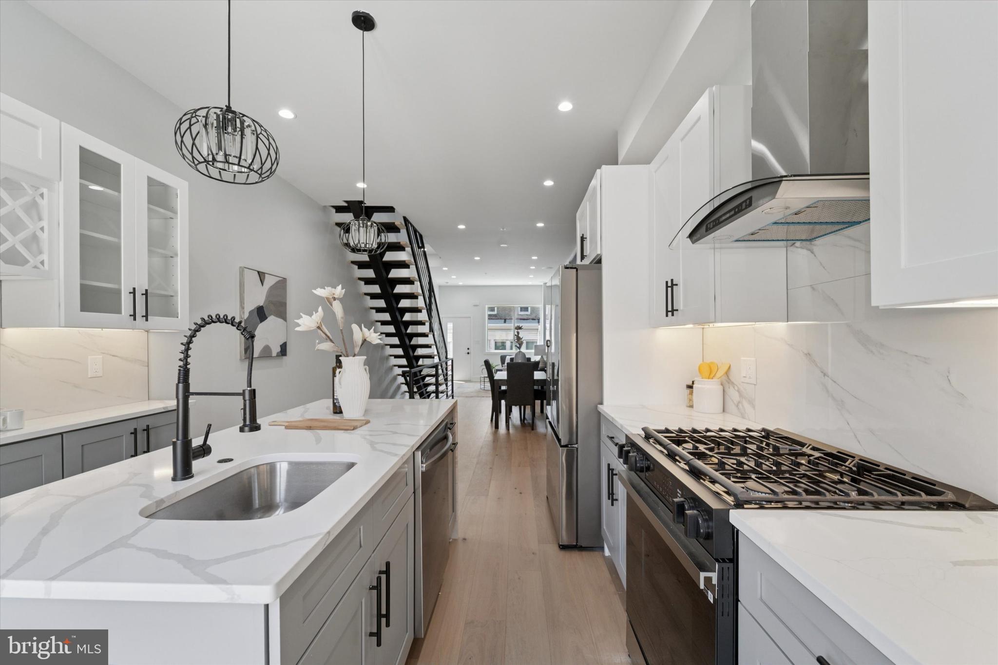 PORT RICHMOND - Residential