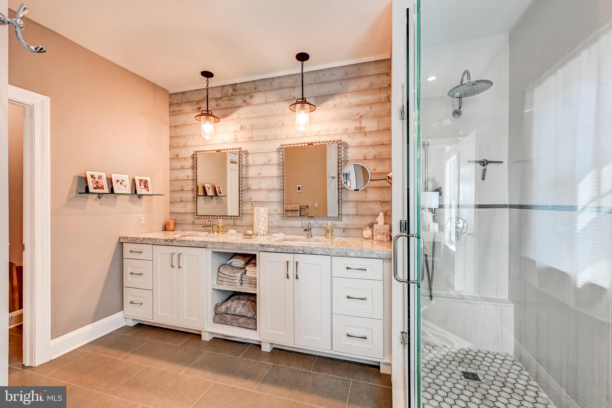 BOWLEYS QUARTERS - Residential