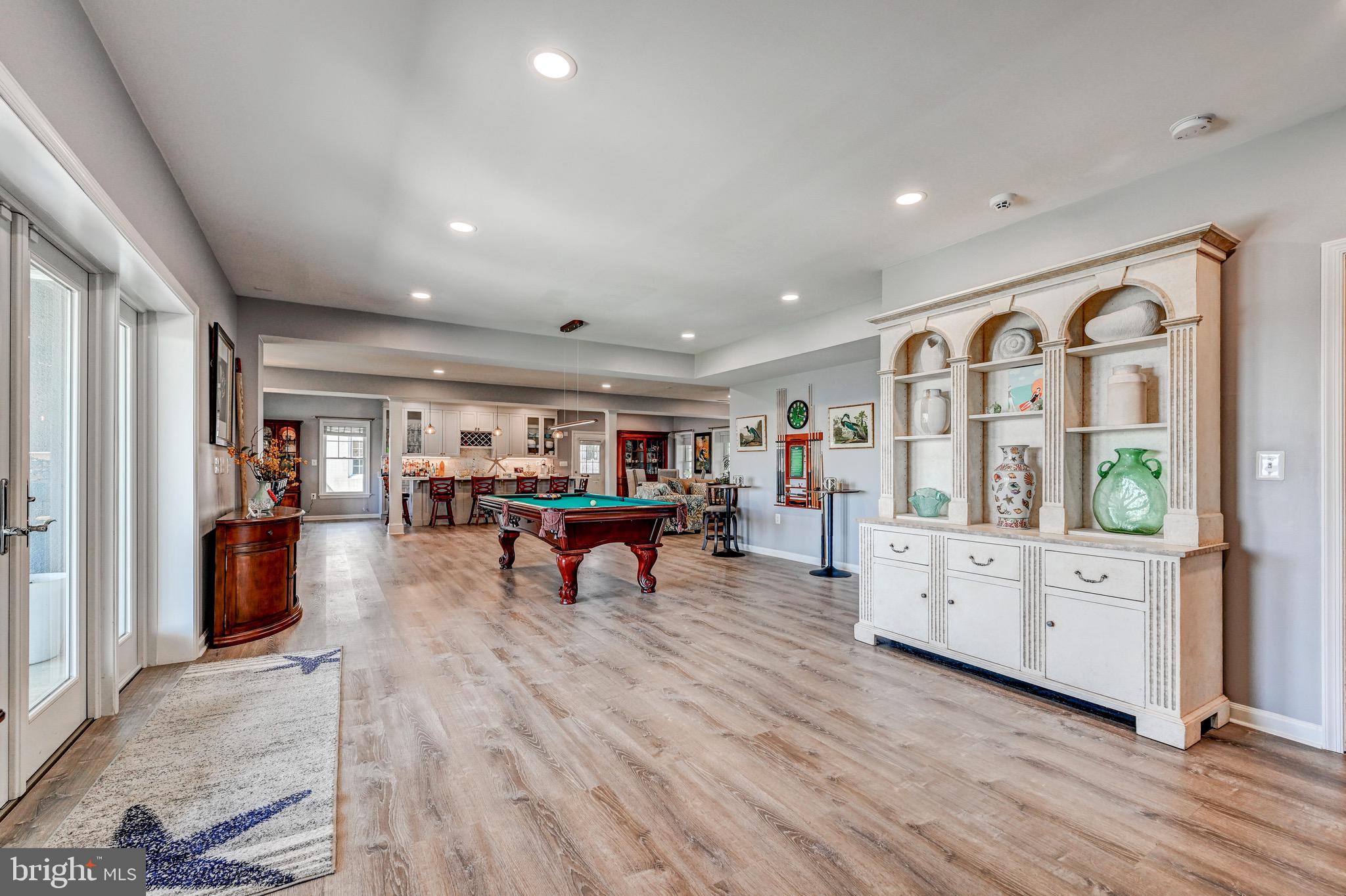 BOWLEYS QUARTERS - Residential