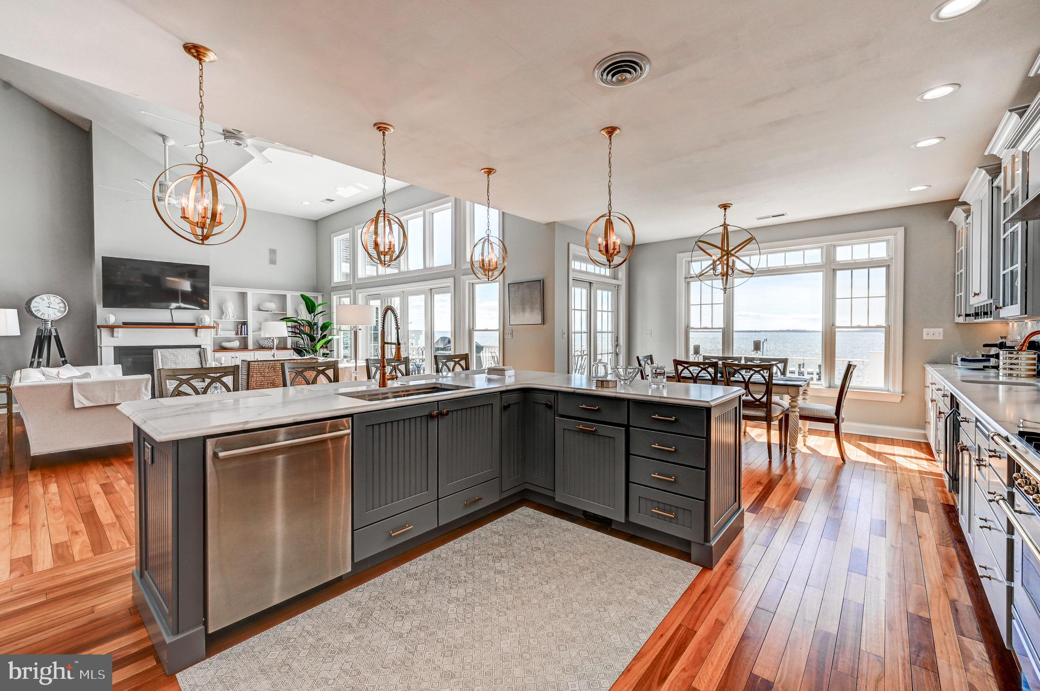 BOWLEYS QUARTERS - Residential