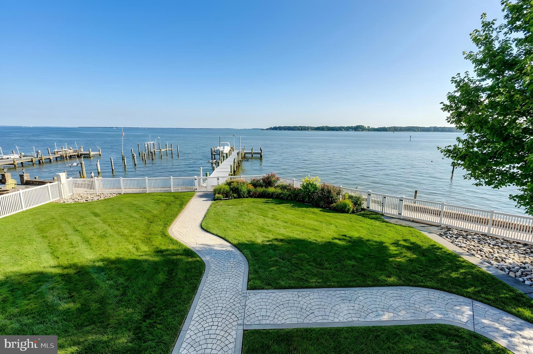 BOWLEYS QUARTERS - Residential