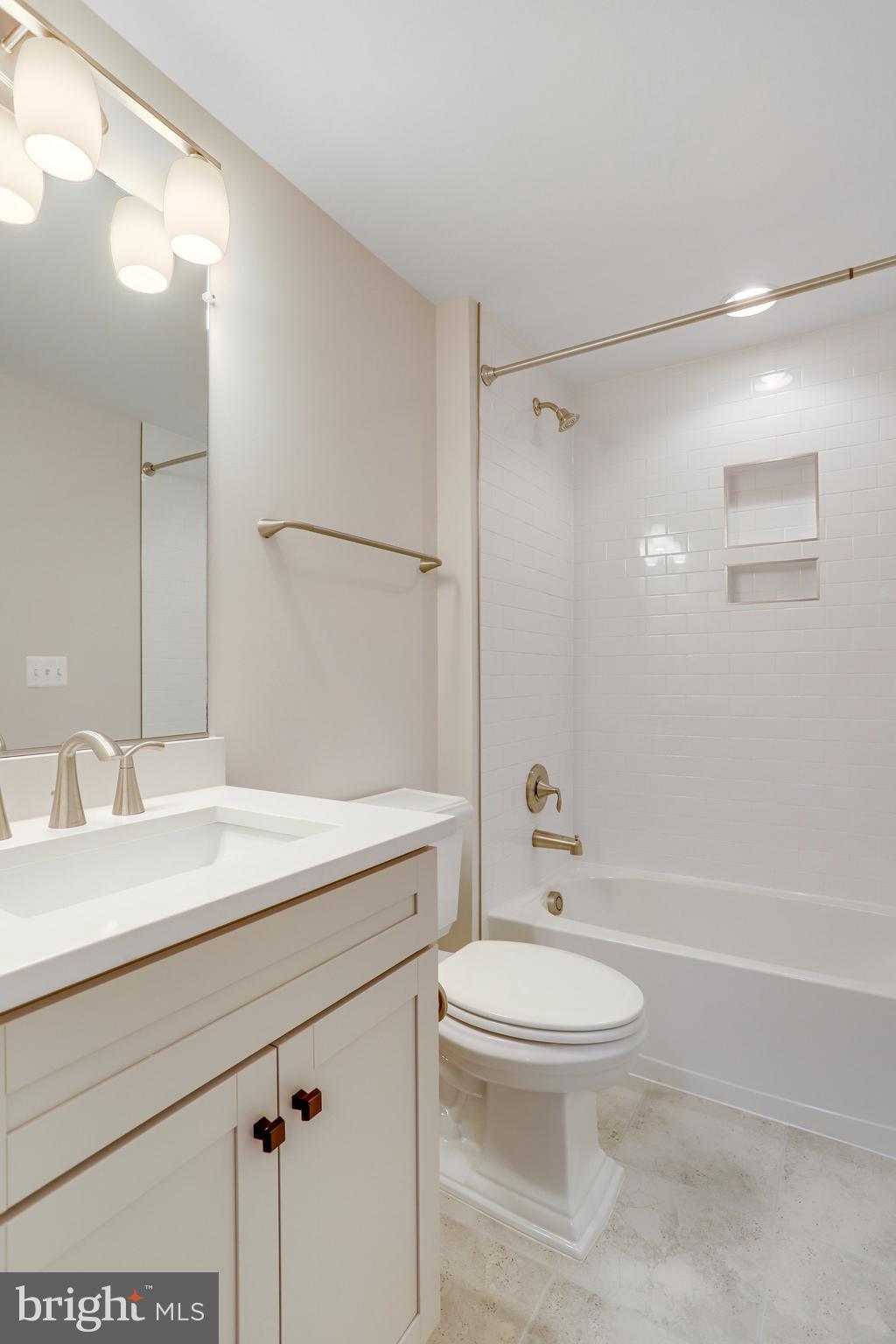 ADDISON HEIGHTS - Residential