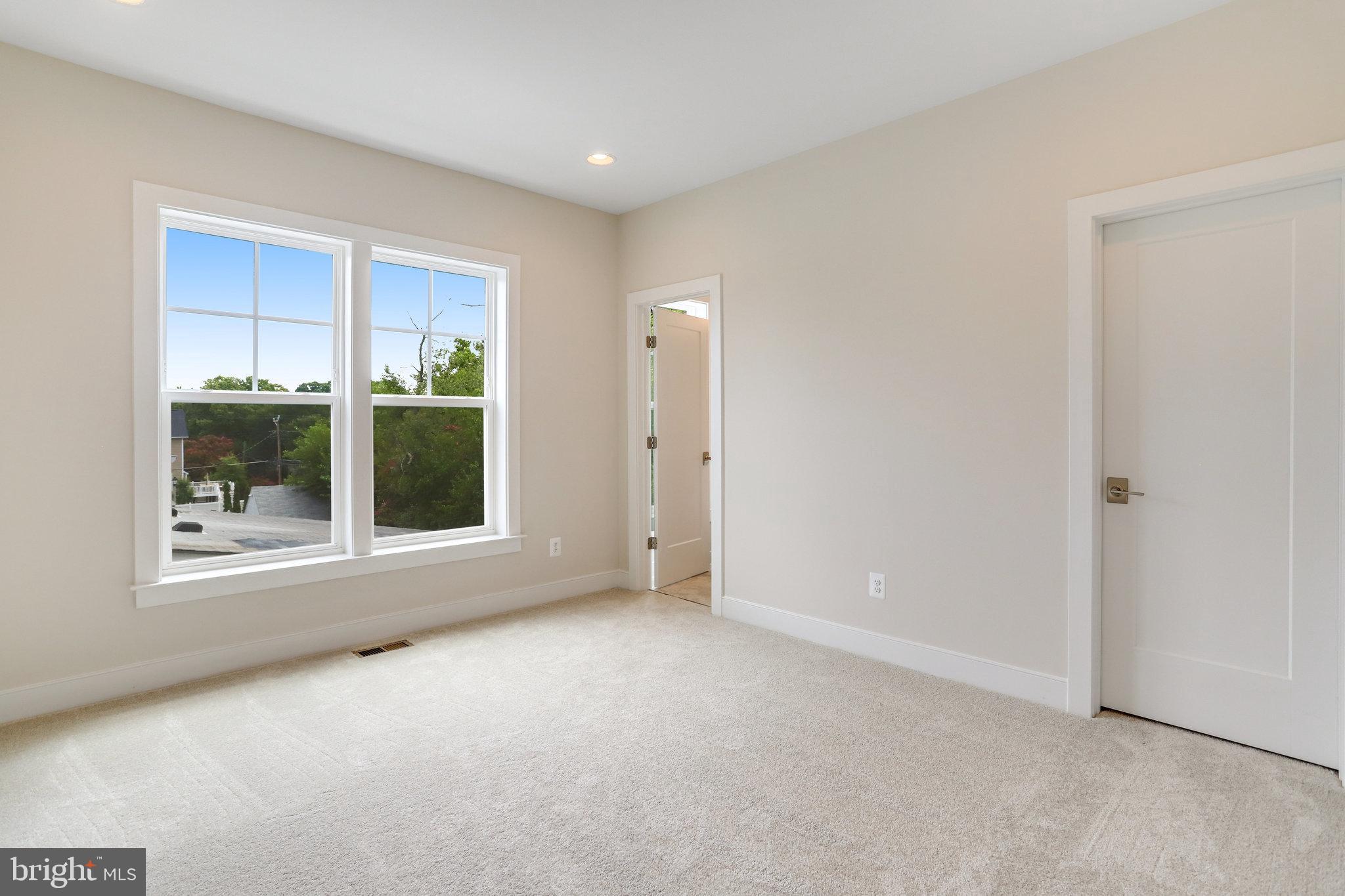 ADDISON HEIGHTS - Residential