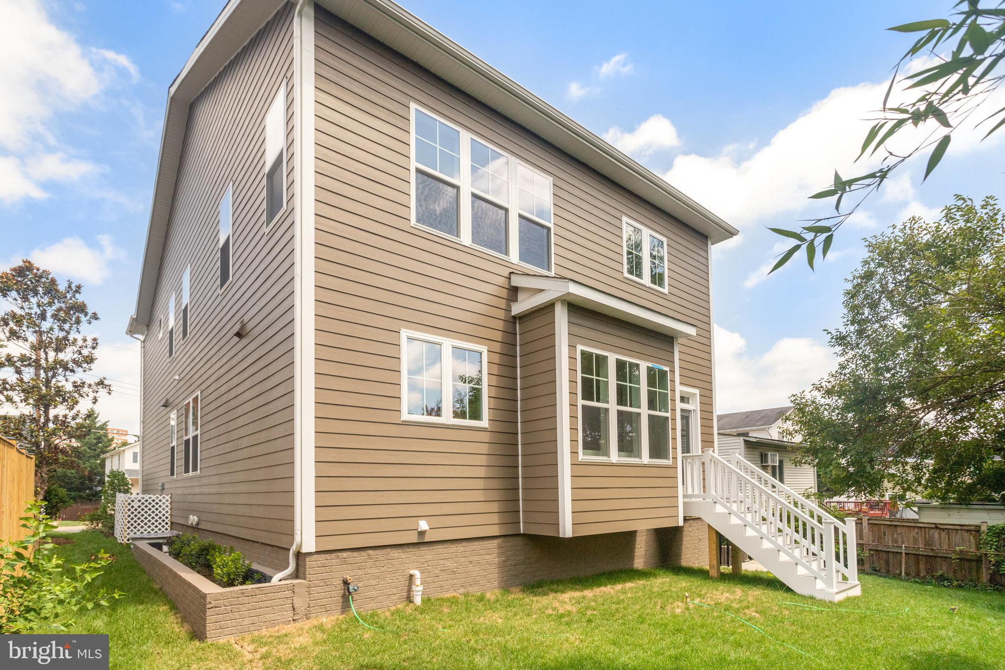 ADDISON HEIGHTS - Residential