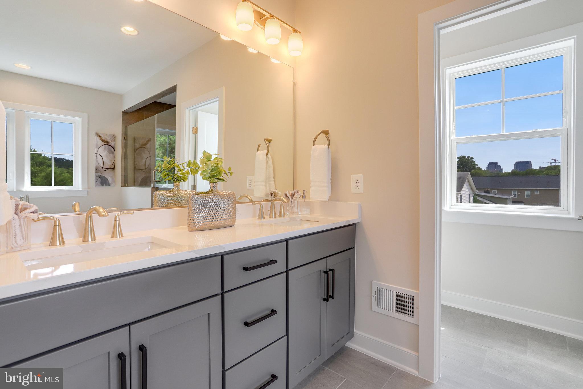 ADDISON HEIGHTS - Residential