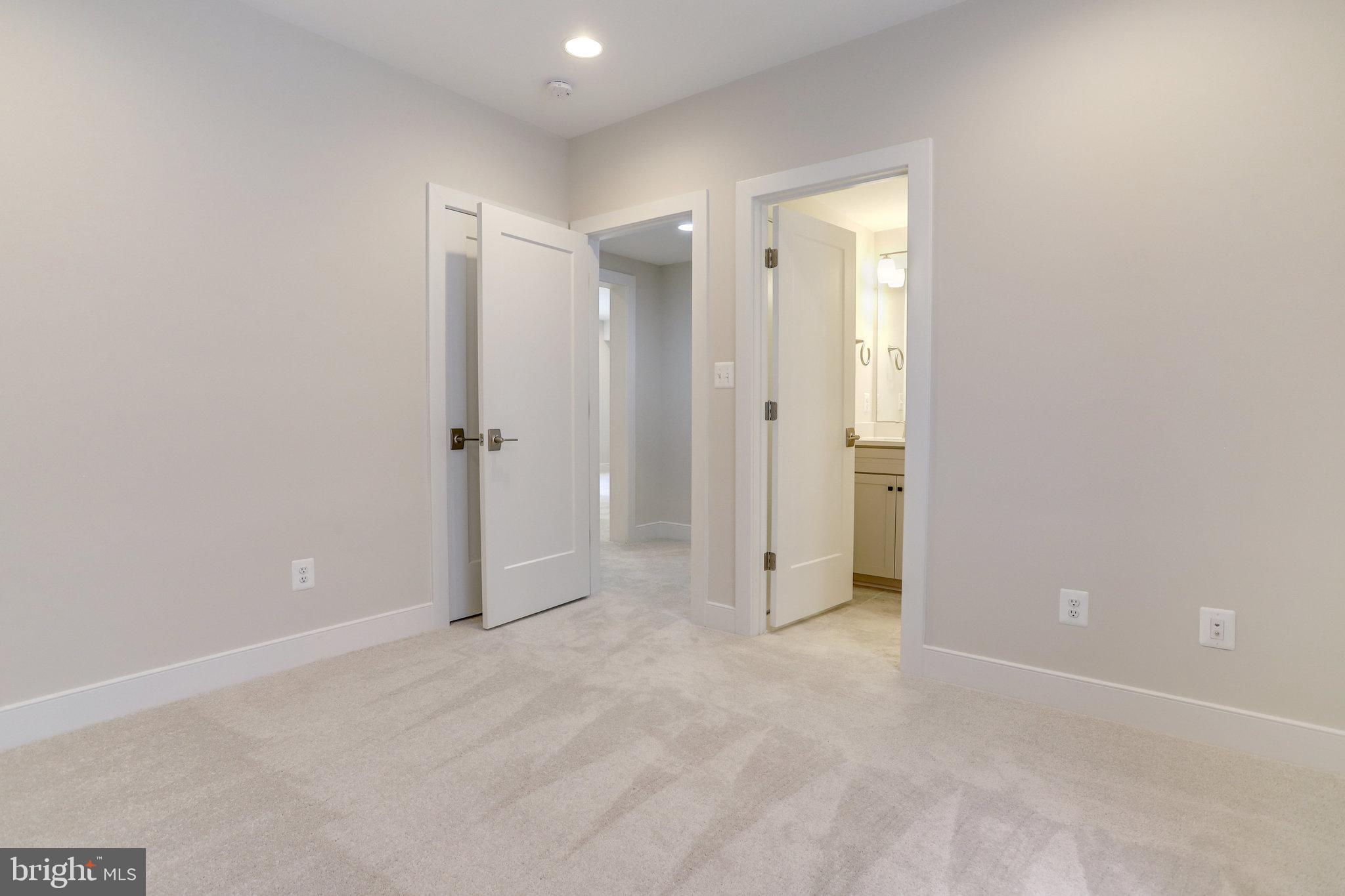 ADDISON HEIGHTS - Residential