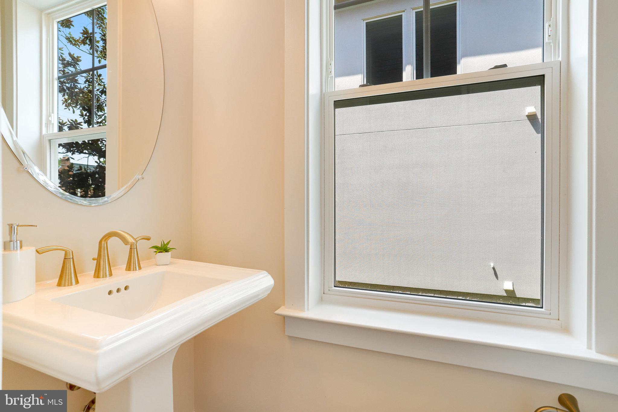 ADDISON HEIGHTS - Residential