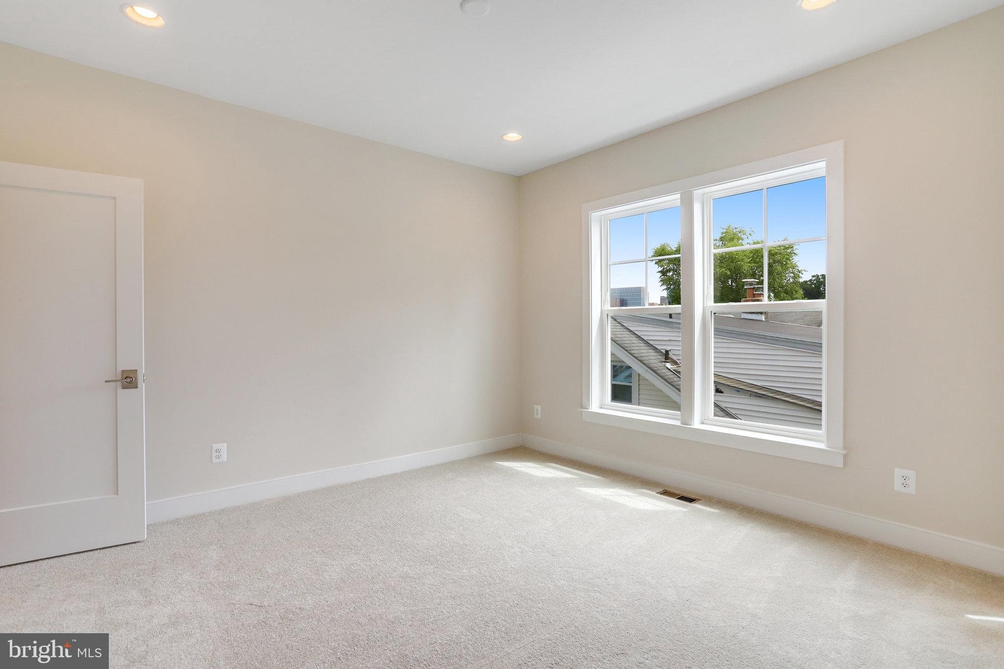 ADDISON HEIGHTS - Residential