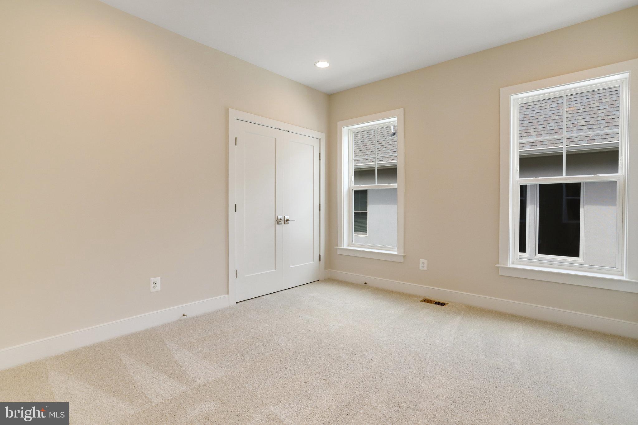 ADDISON HEIGHTS - Residential