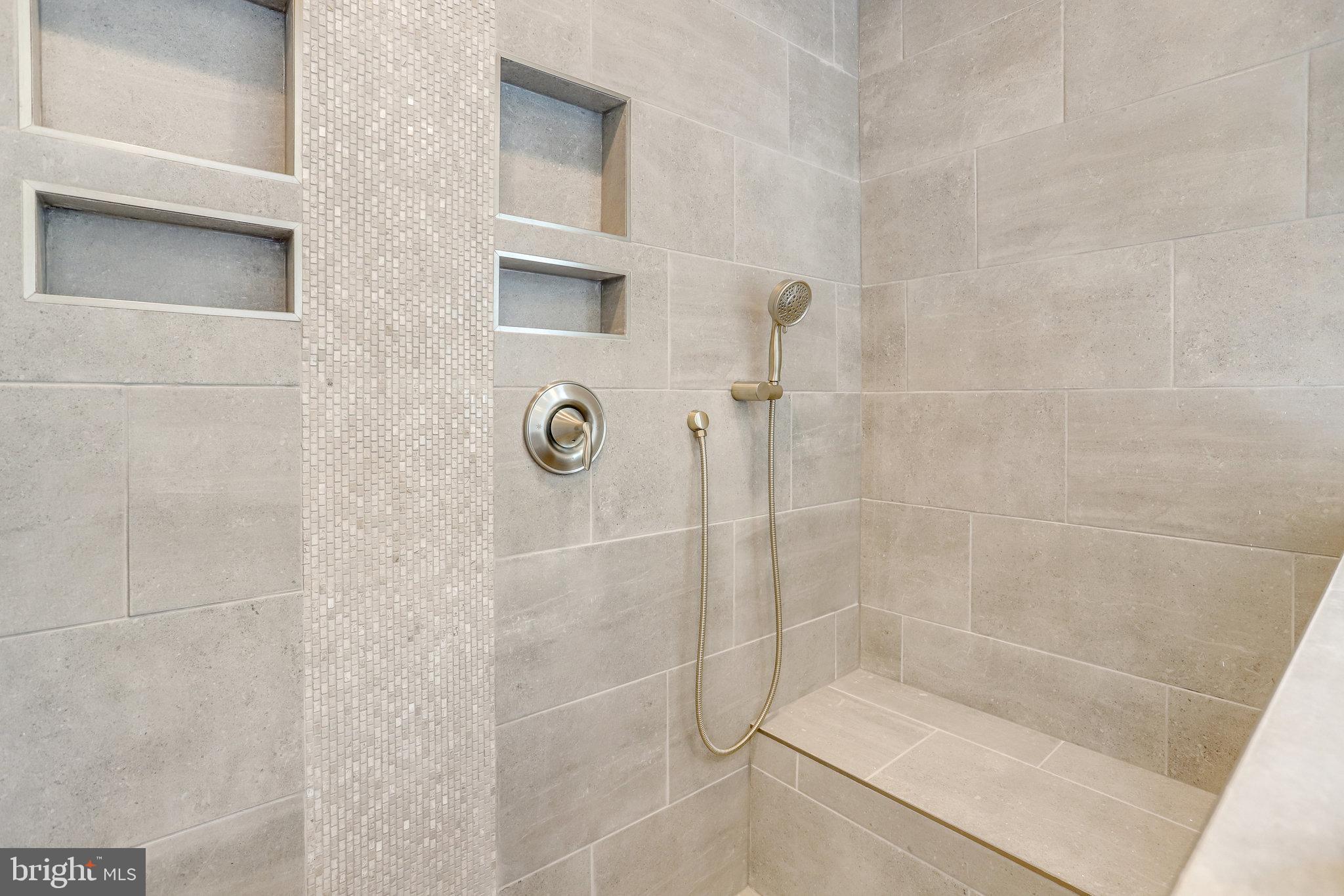 ADDISON HEIGHTS - Residential