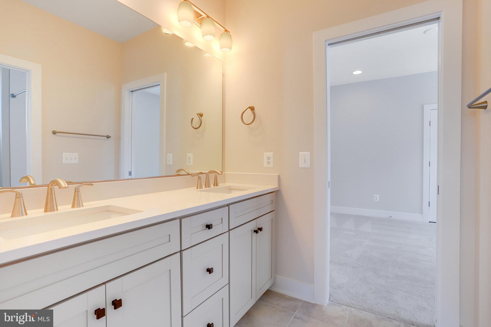 ADDISON HEIGHTS - Residential