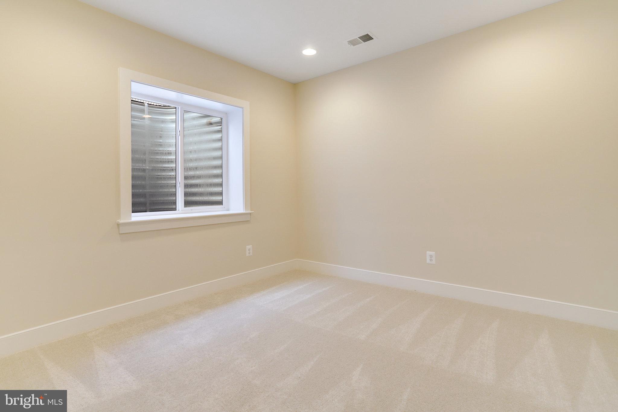 ADDISON HEIGHTS - Residential