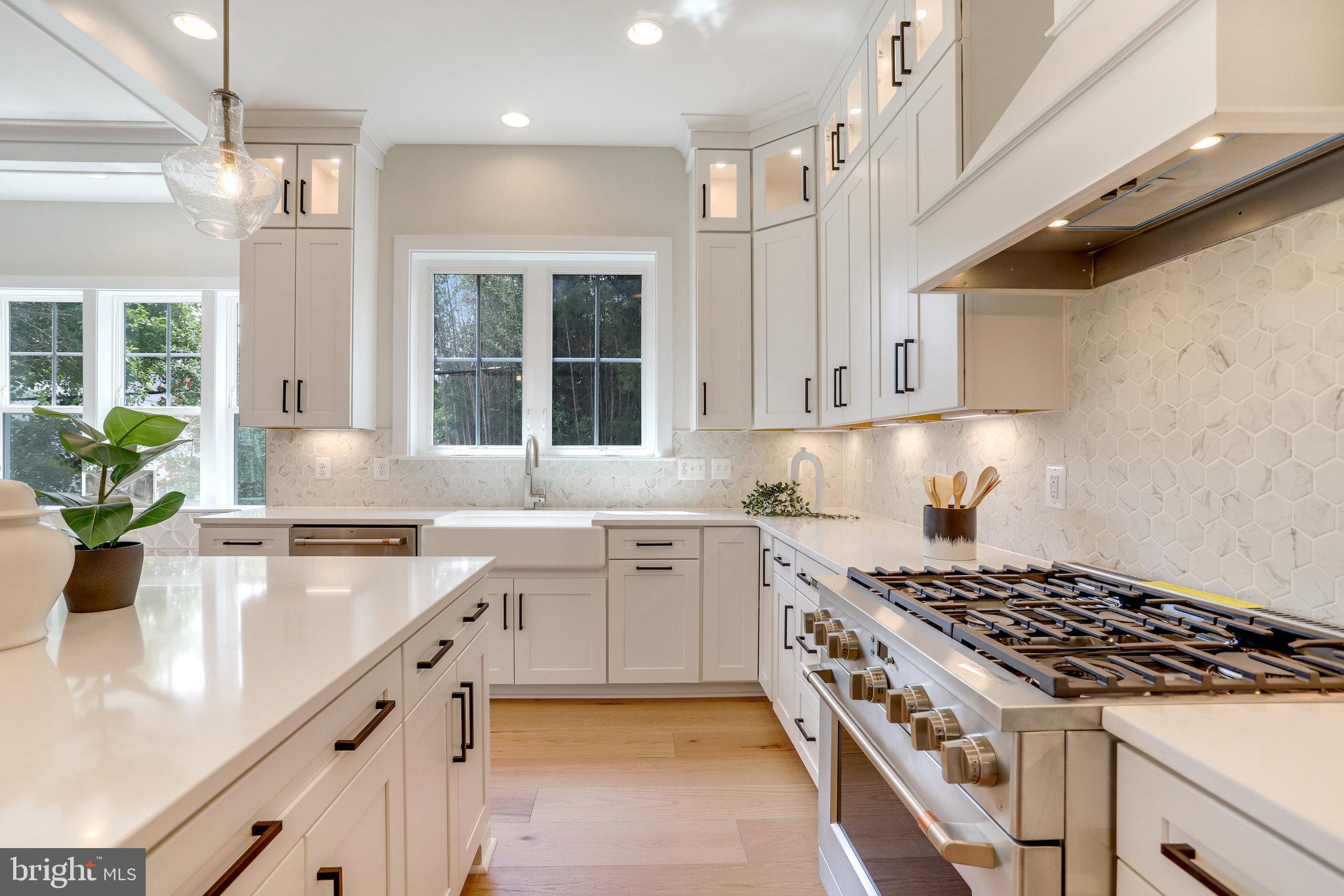 ADDISON HEIGHTS - Residential