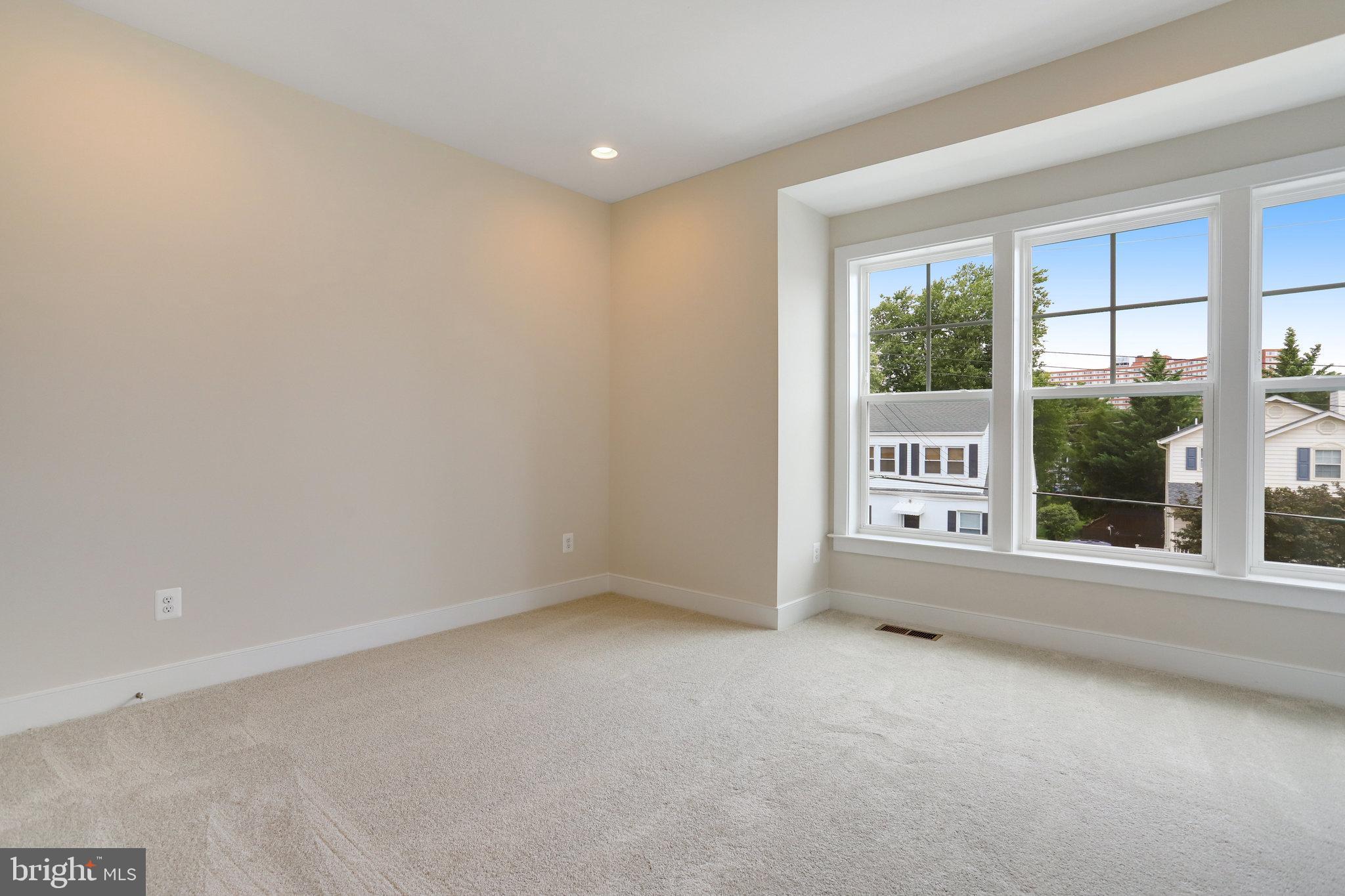 ADDISON HEIGHTS - Residential