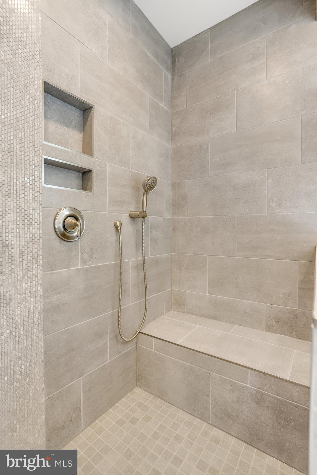 ADDISON HEIGHTS - Residential