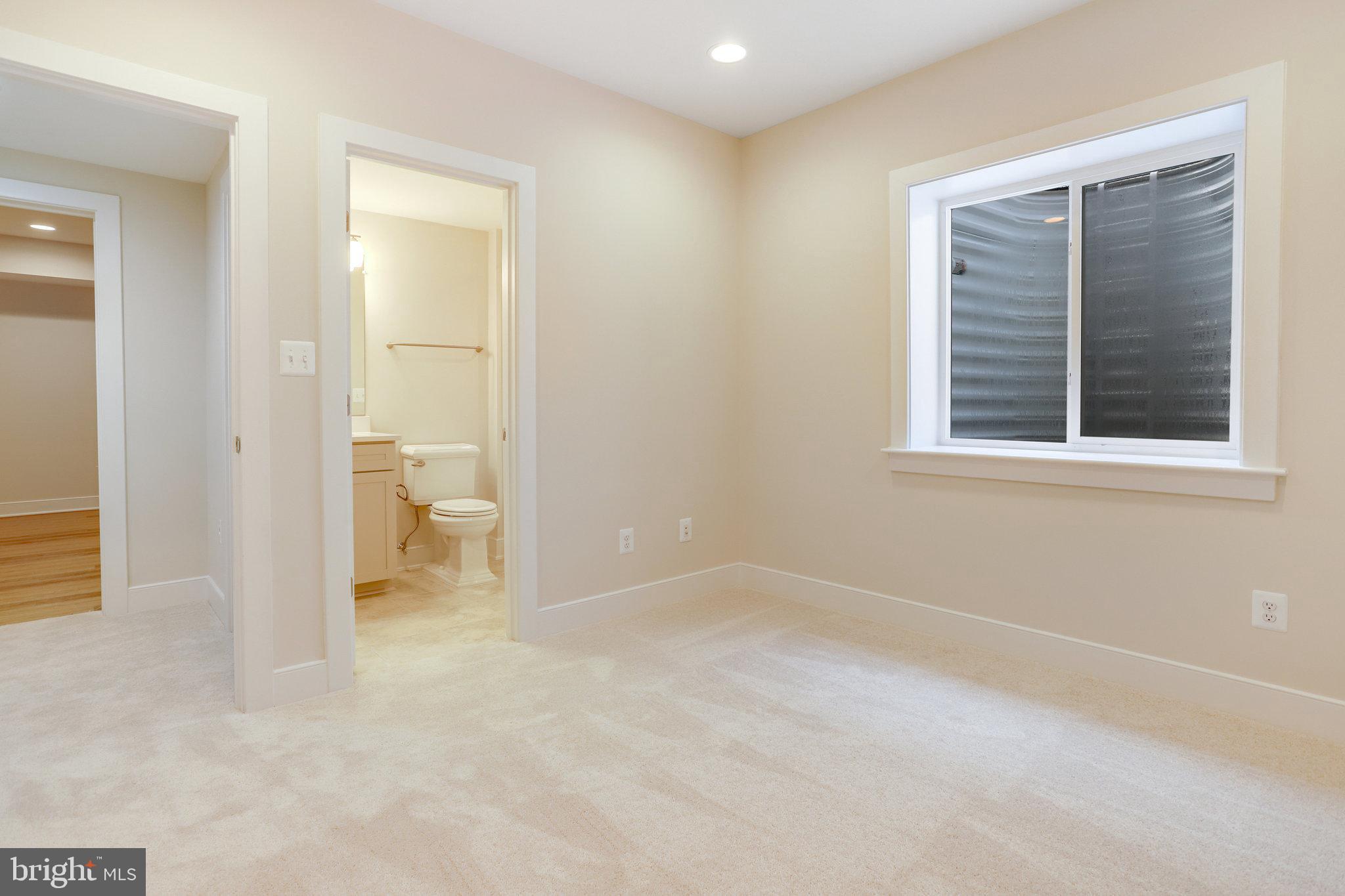 ADDISON HEIGHTS - Residential