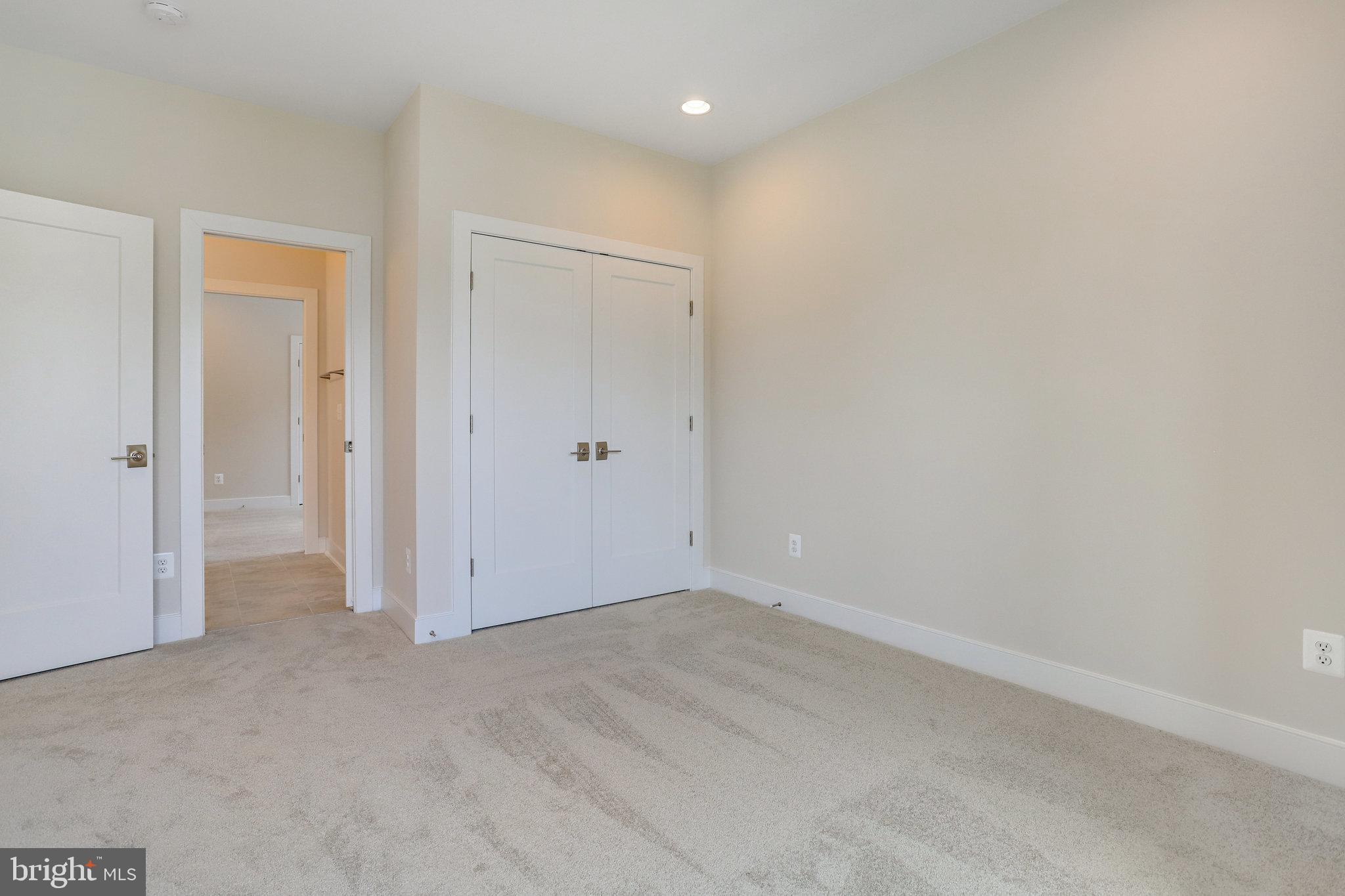 ADDISON HEIGHTS - Residential