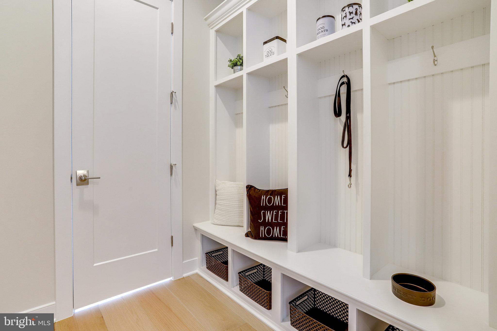 ADDISON HEIGHTS - Residential