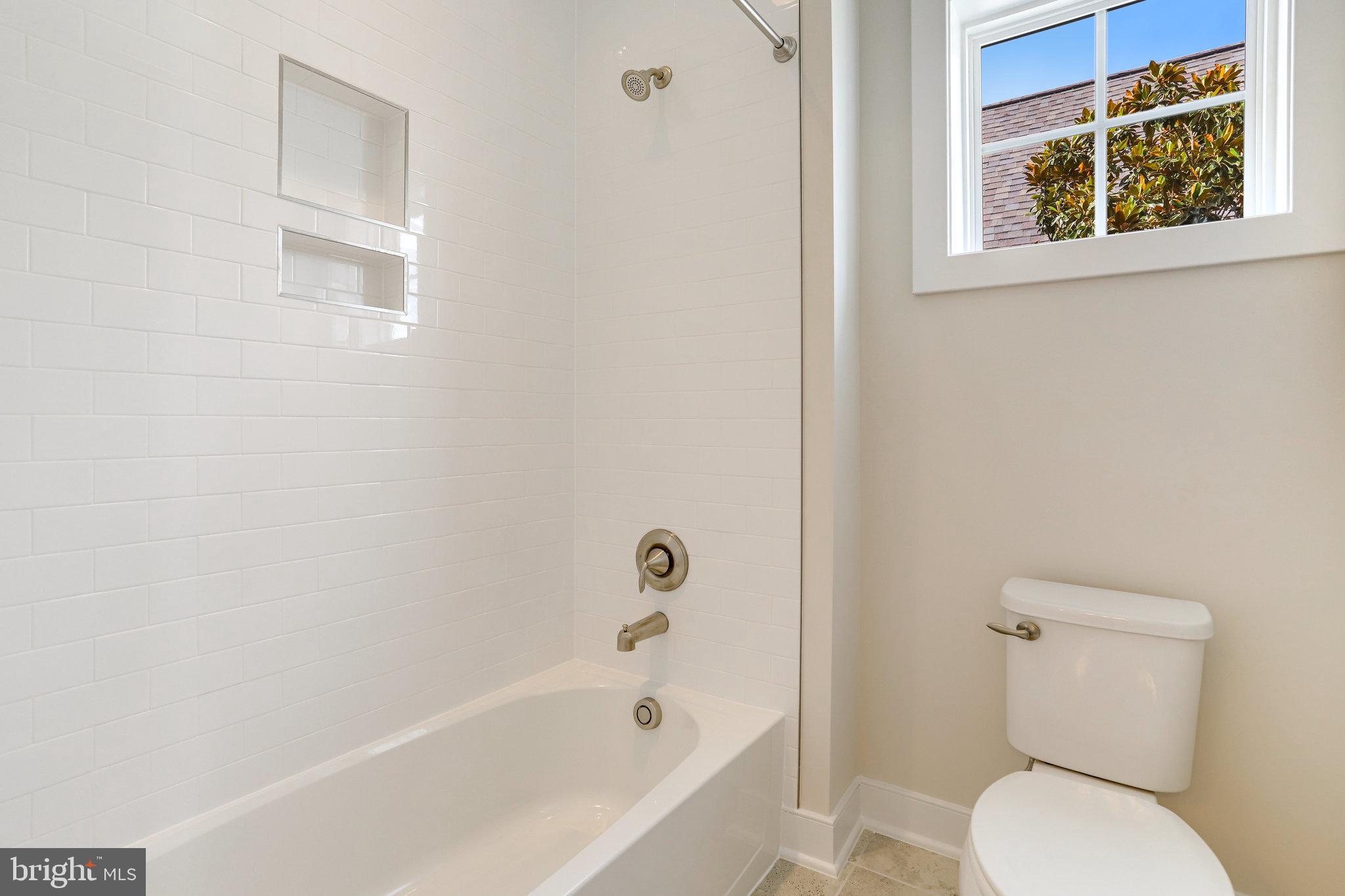 ADDISON HEIGHTS - Residential