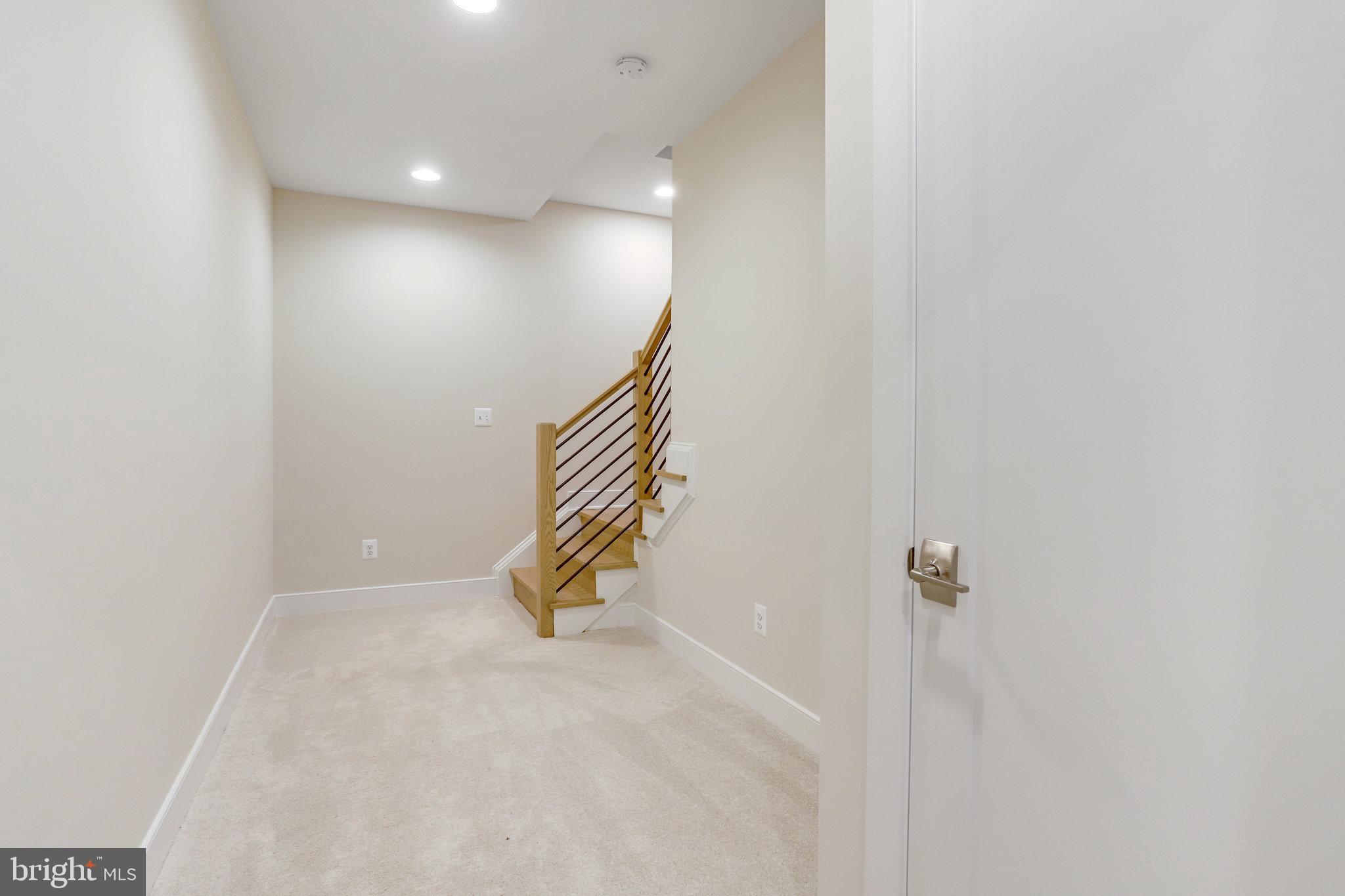 ADDISON HEIGHTS - Residential