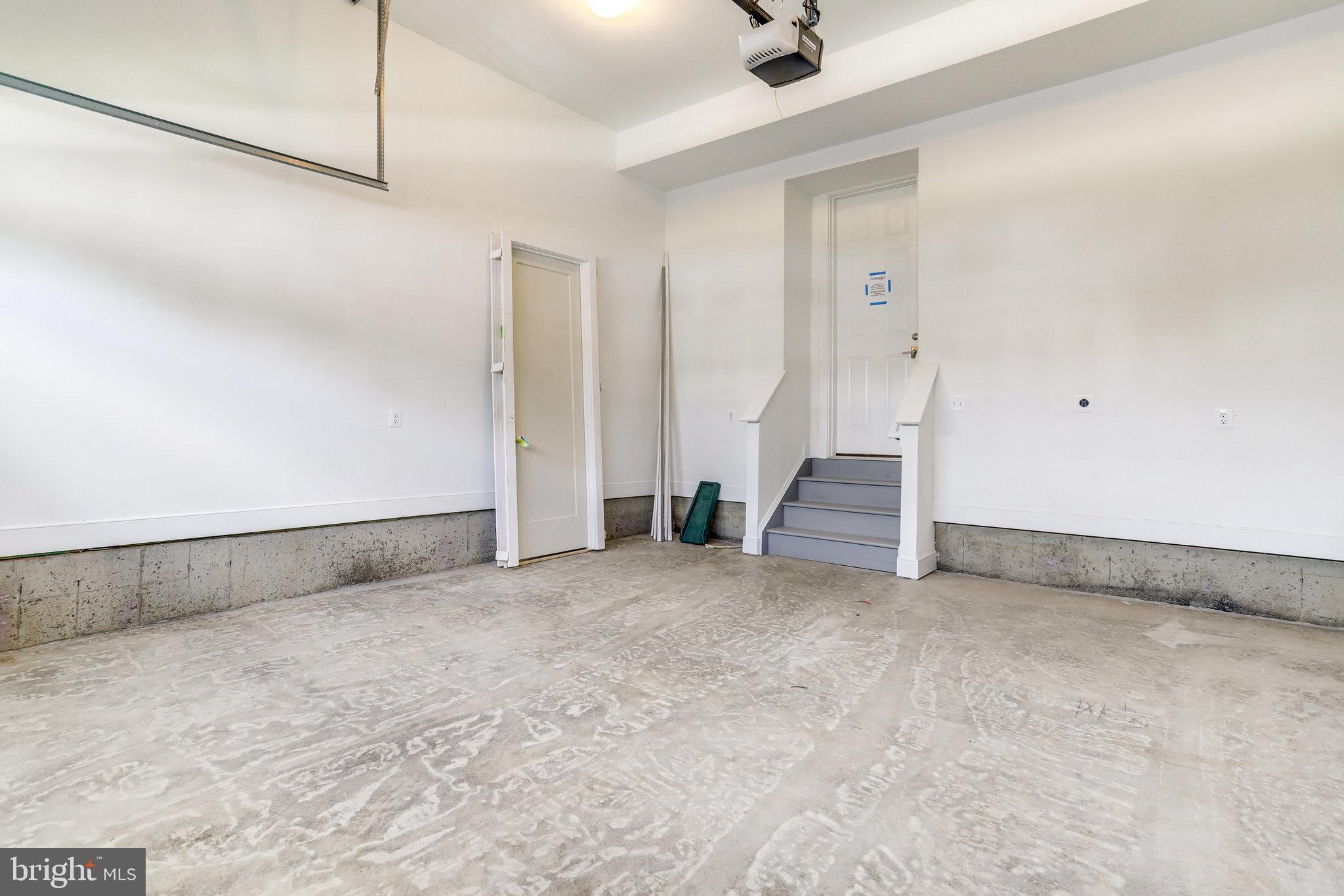 ADDISON HEIGHTS - Residential