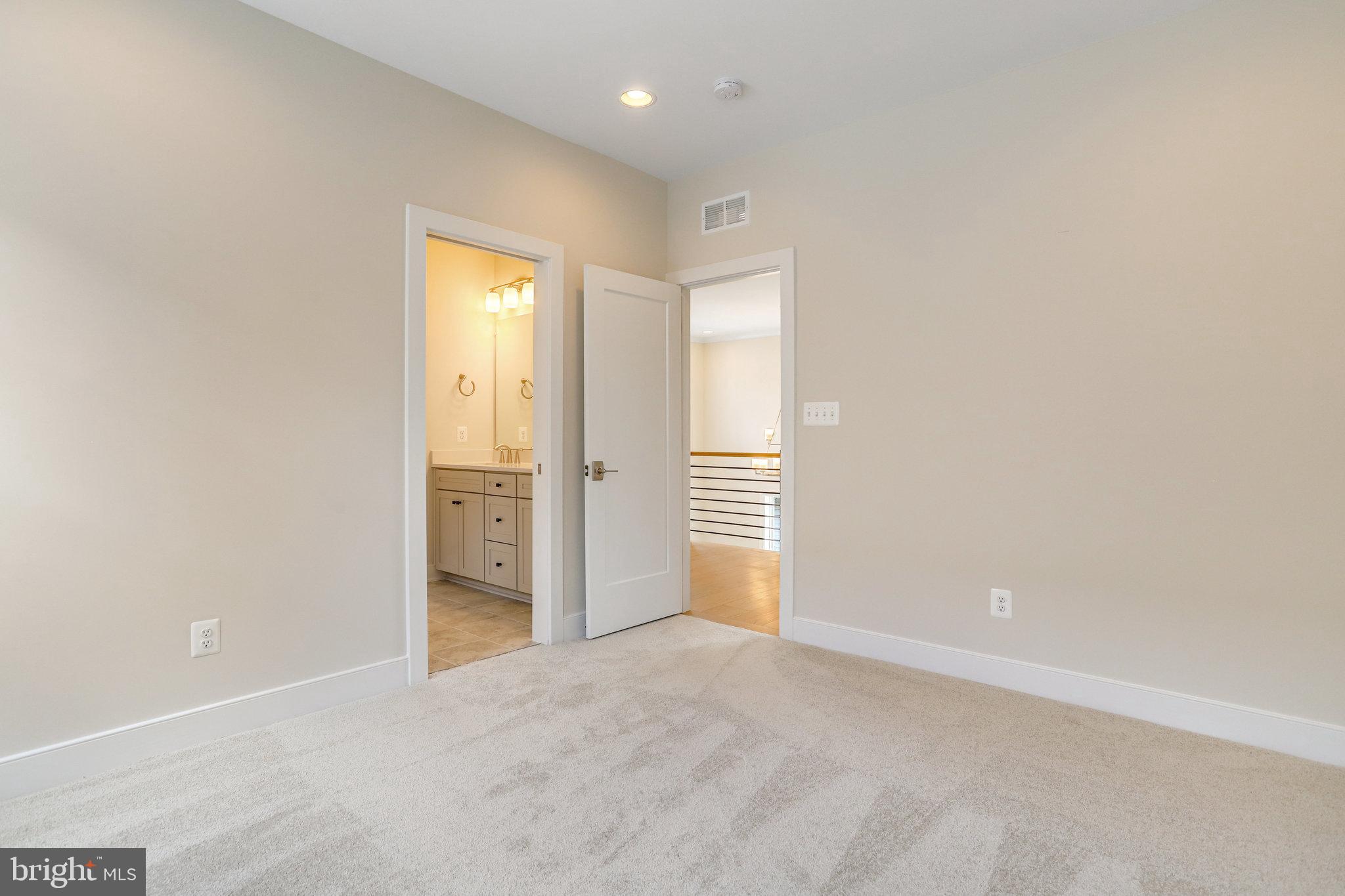 ADDISON HEIGHTS - Residential