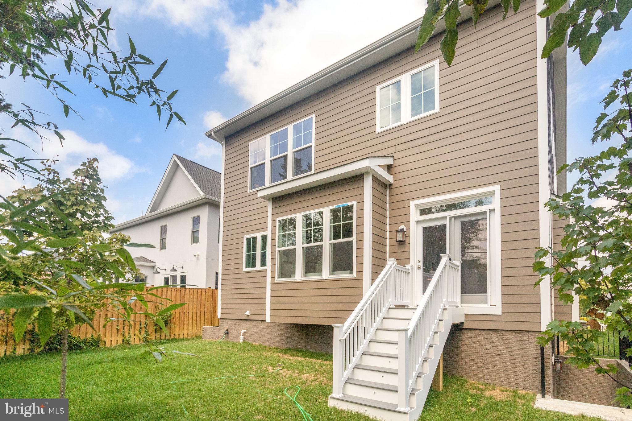 ADDISON HEIGHTS - Residential