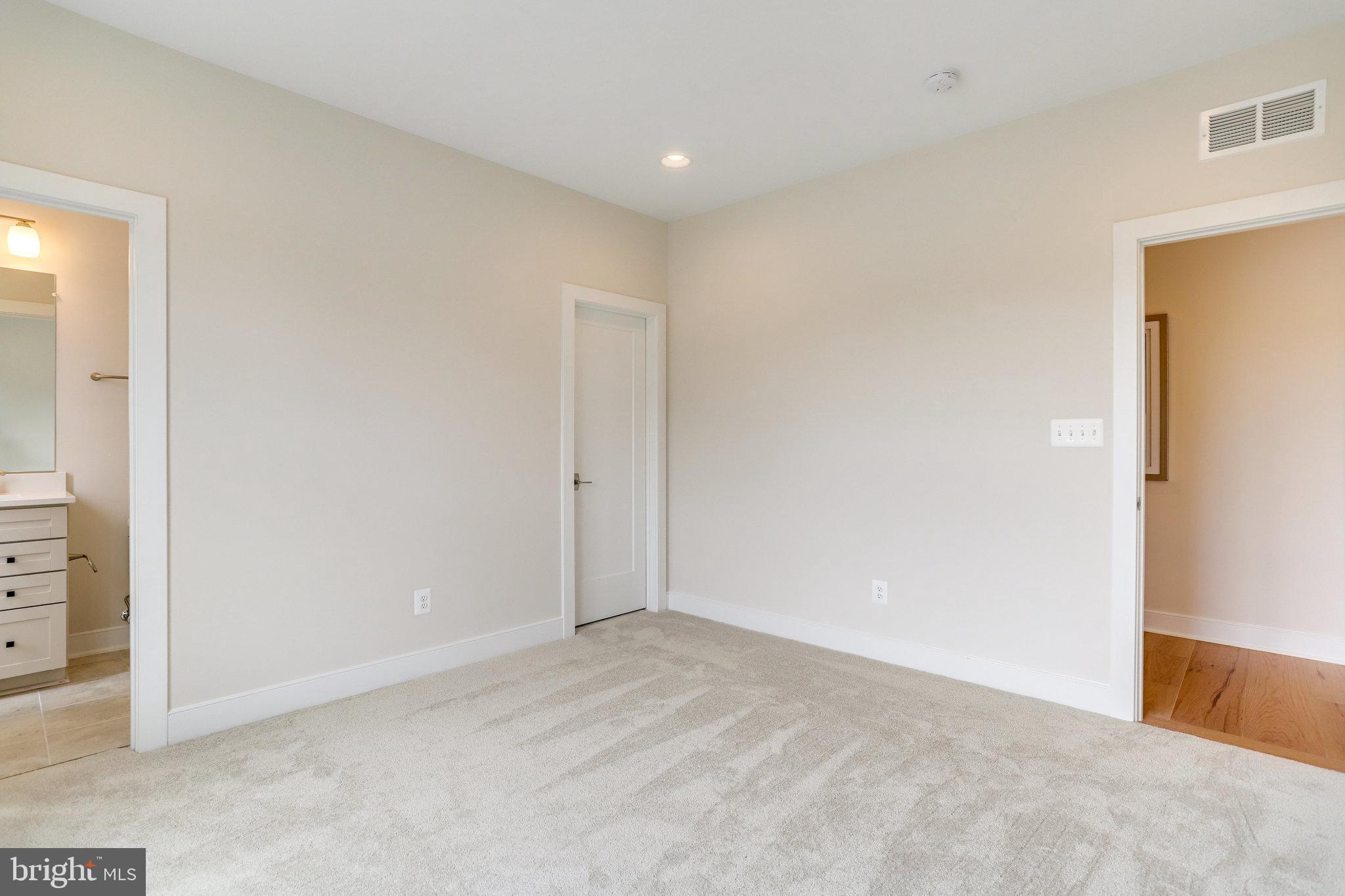 ADDISON HEIGHTS - Residential