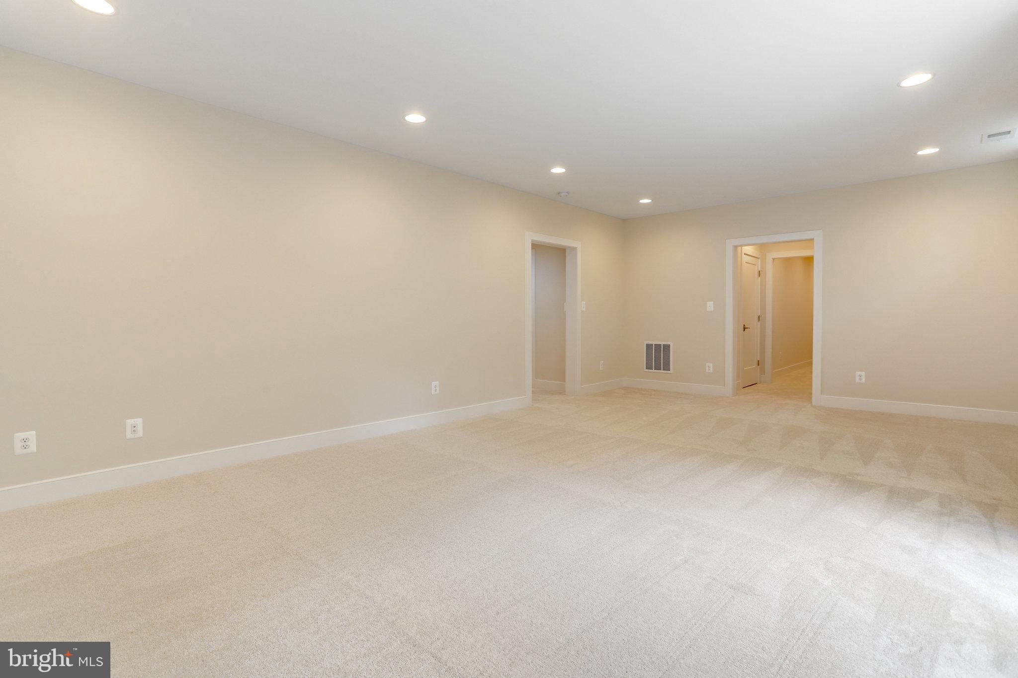 ADDISON HEIGHTS - Residential