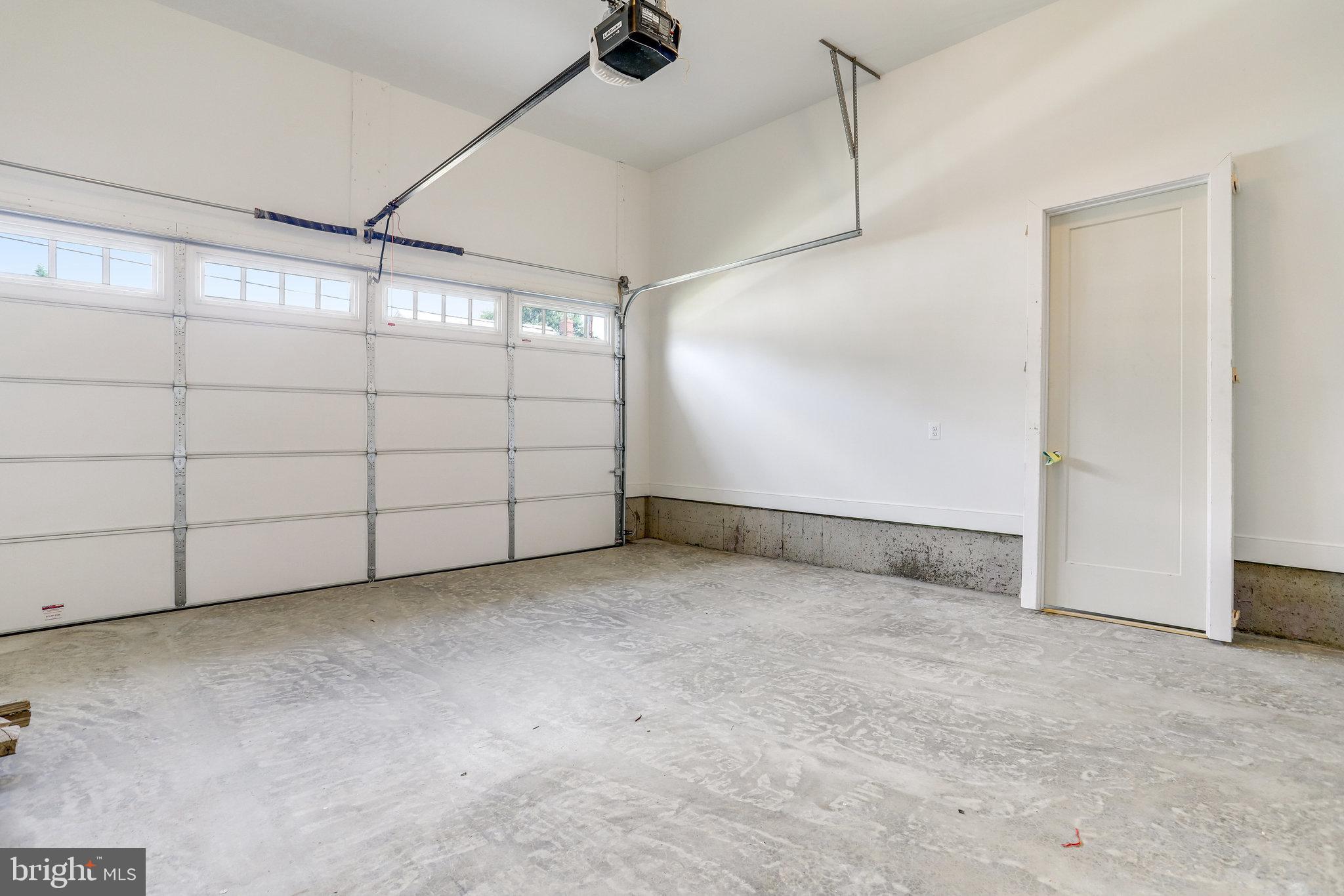 ADDISON HEIGHTS - Residential