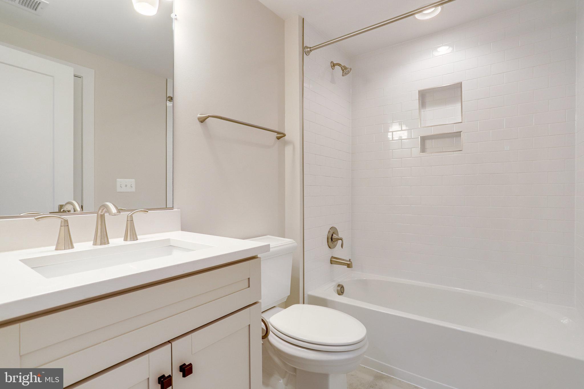 ADDISON HEIGHTS - Residential