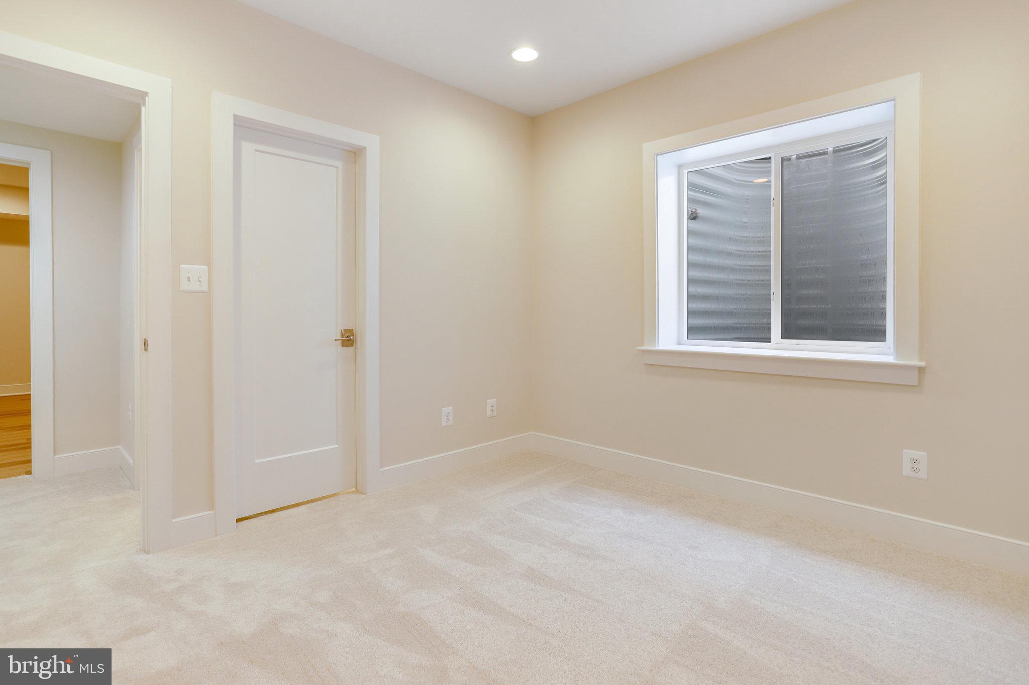 ADDISON HEIGHTS - Residential