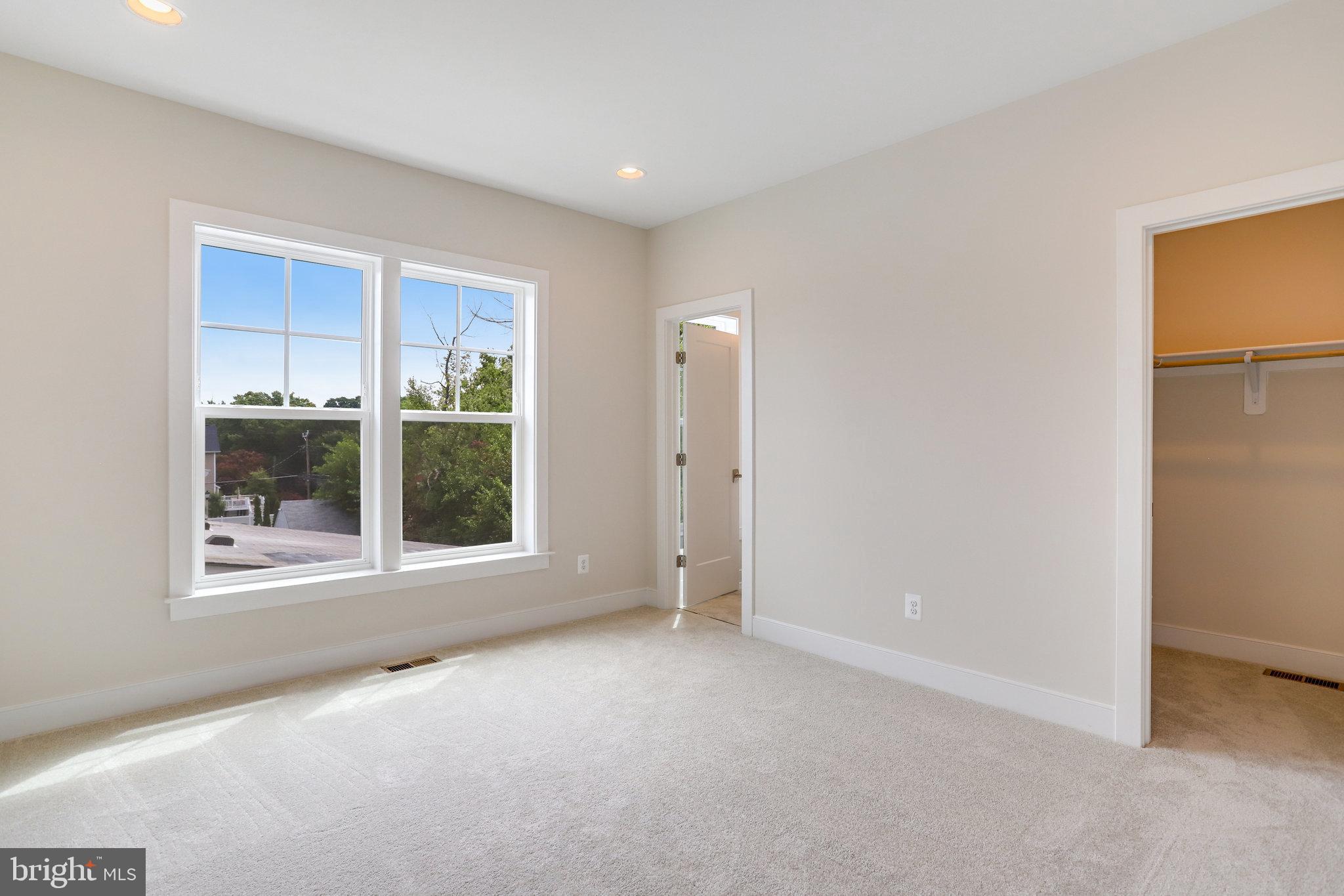 ADDISON HEIGHTS - Residential